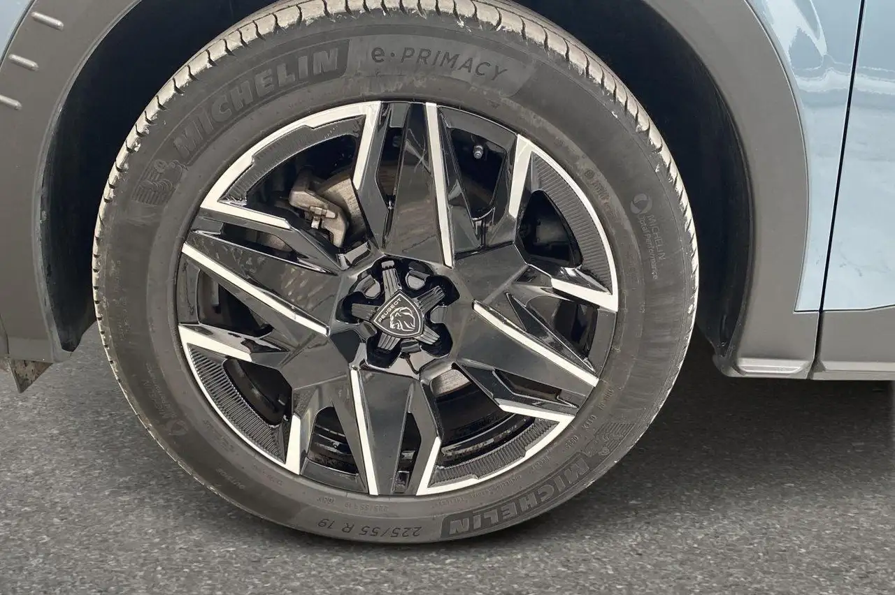 Peugeot 5008 Allure Hybrid 7 places 21
