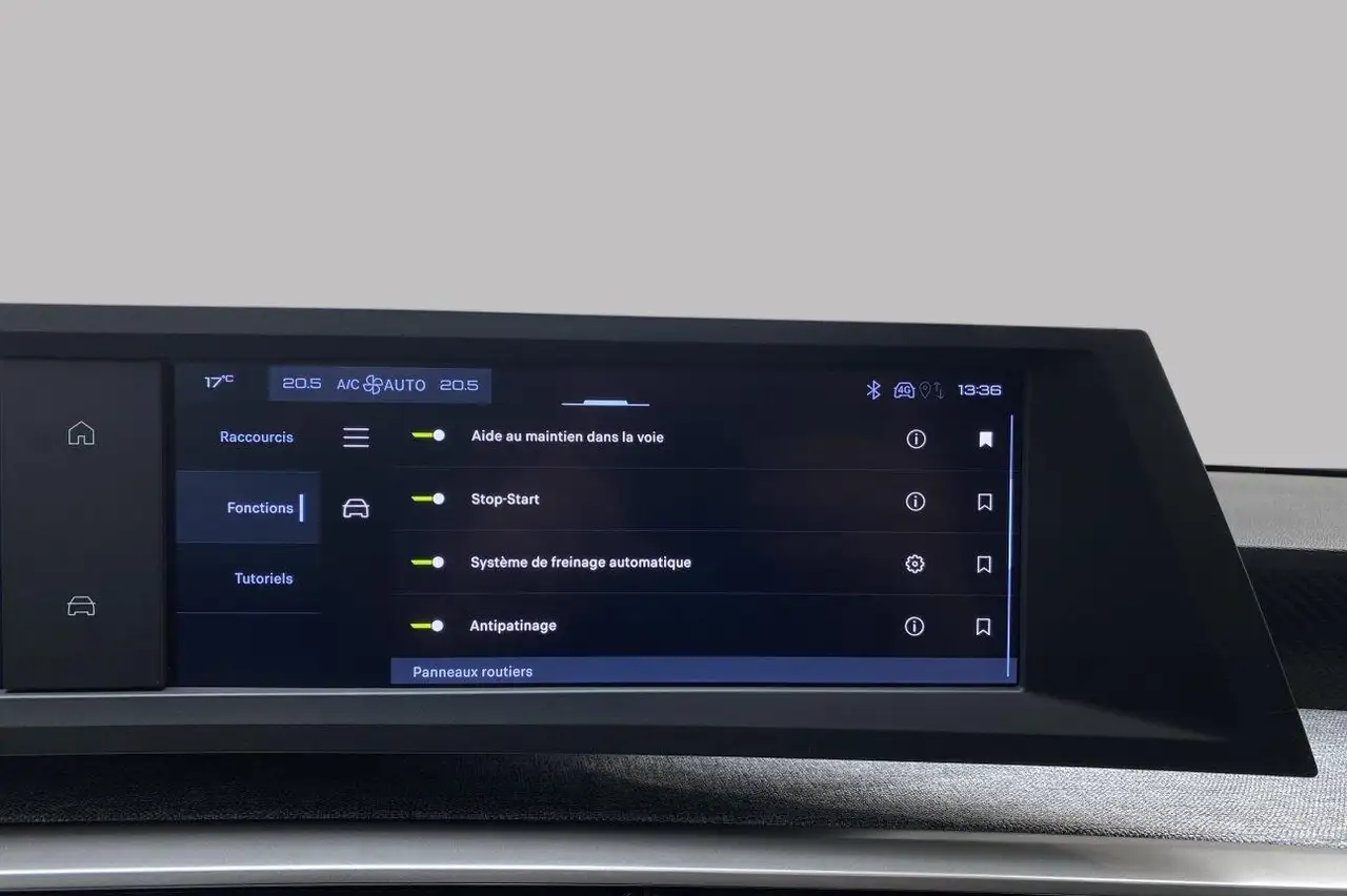 Peugeot 5008 Allure Hybrid 7 places 33