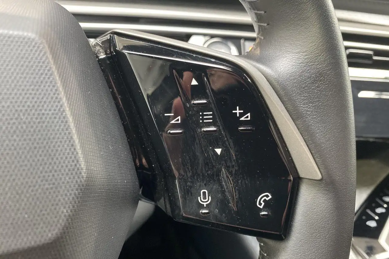 Peugeot 5008 Allure Hybrid 7 places 25