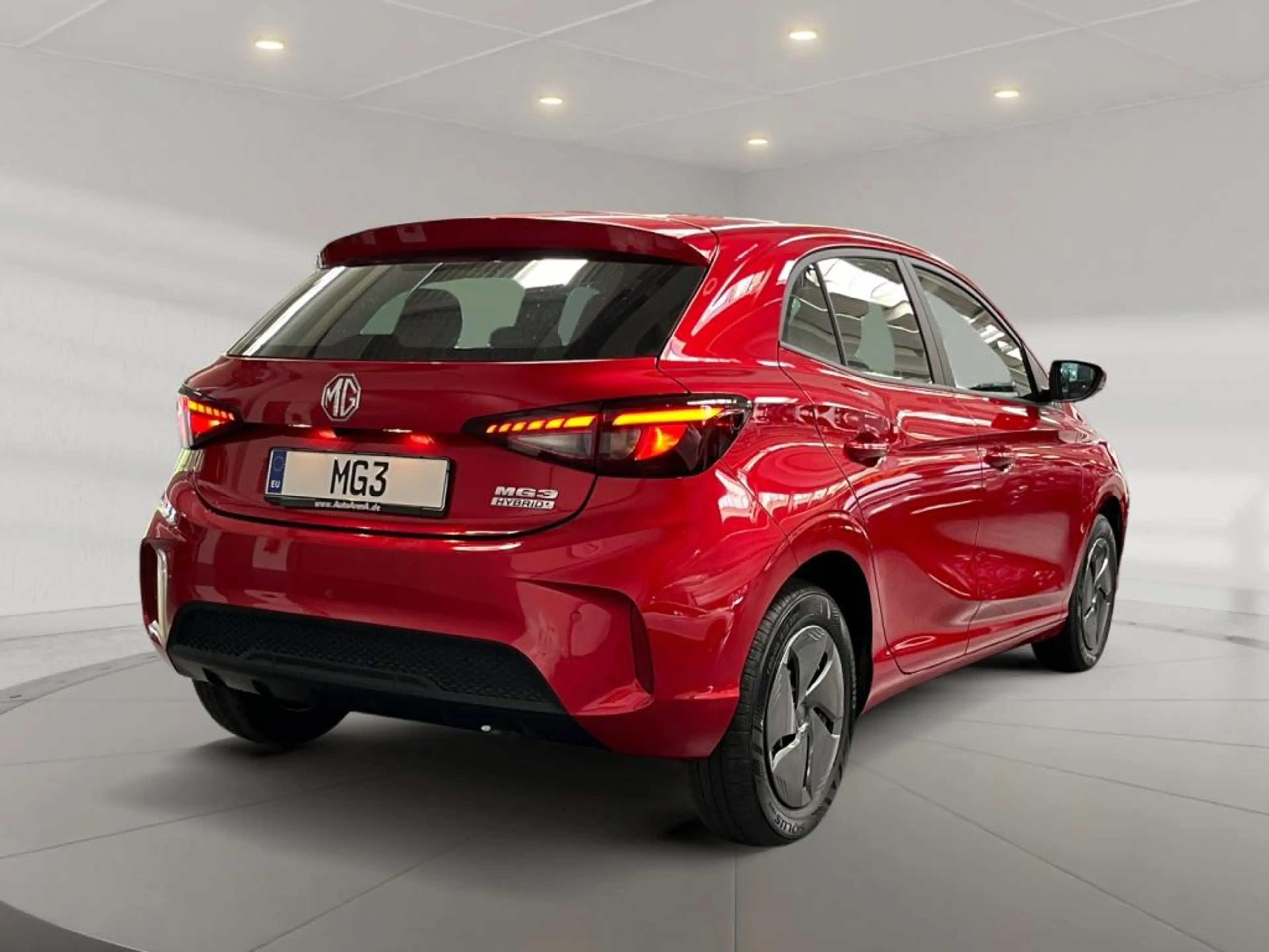 MG MG3 Standard **Kamera/LED — photo 4