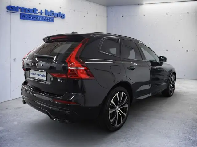 Volvo XC60 view 3