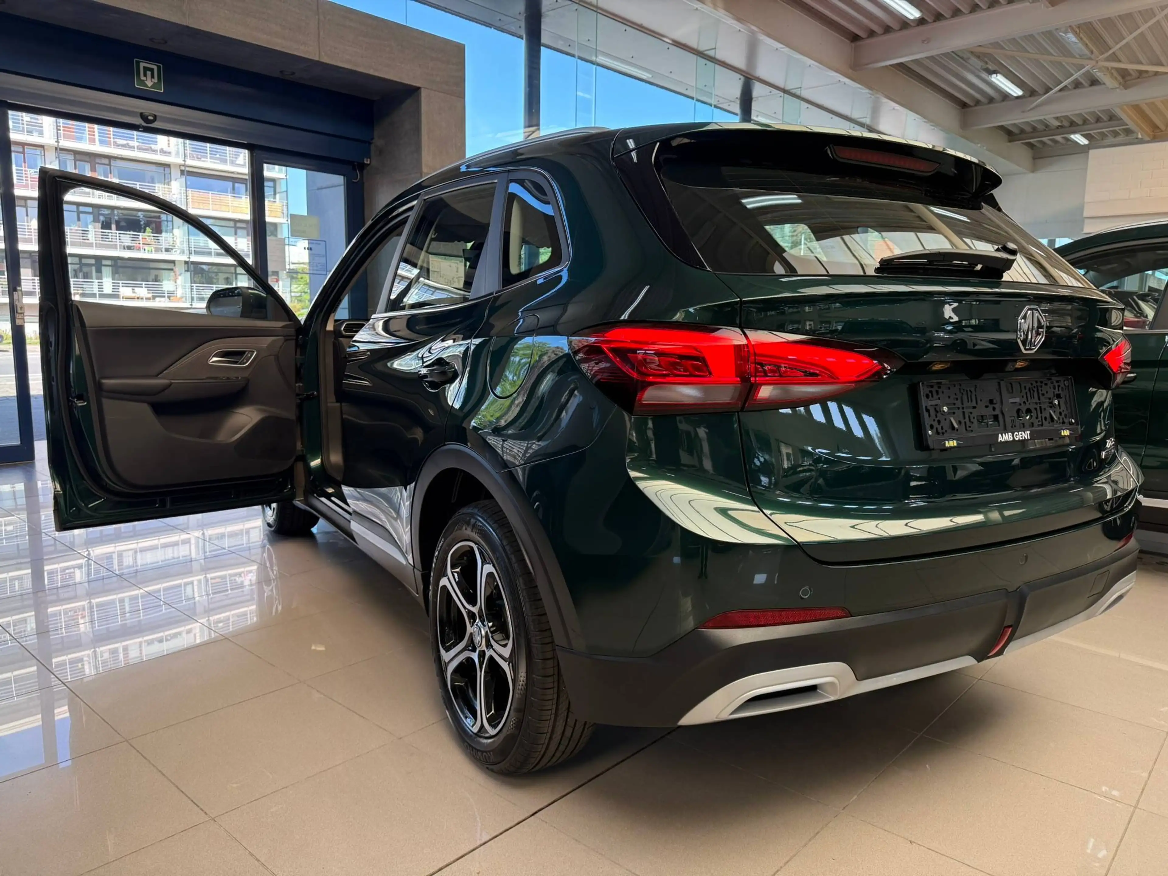 MG ZS 1.5i HYBRID+ 197pk(!!) AUTOMAAT COMFORT + NAVI CAMERA - NIEUW !!!!! — photo 5