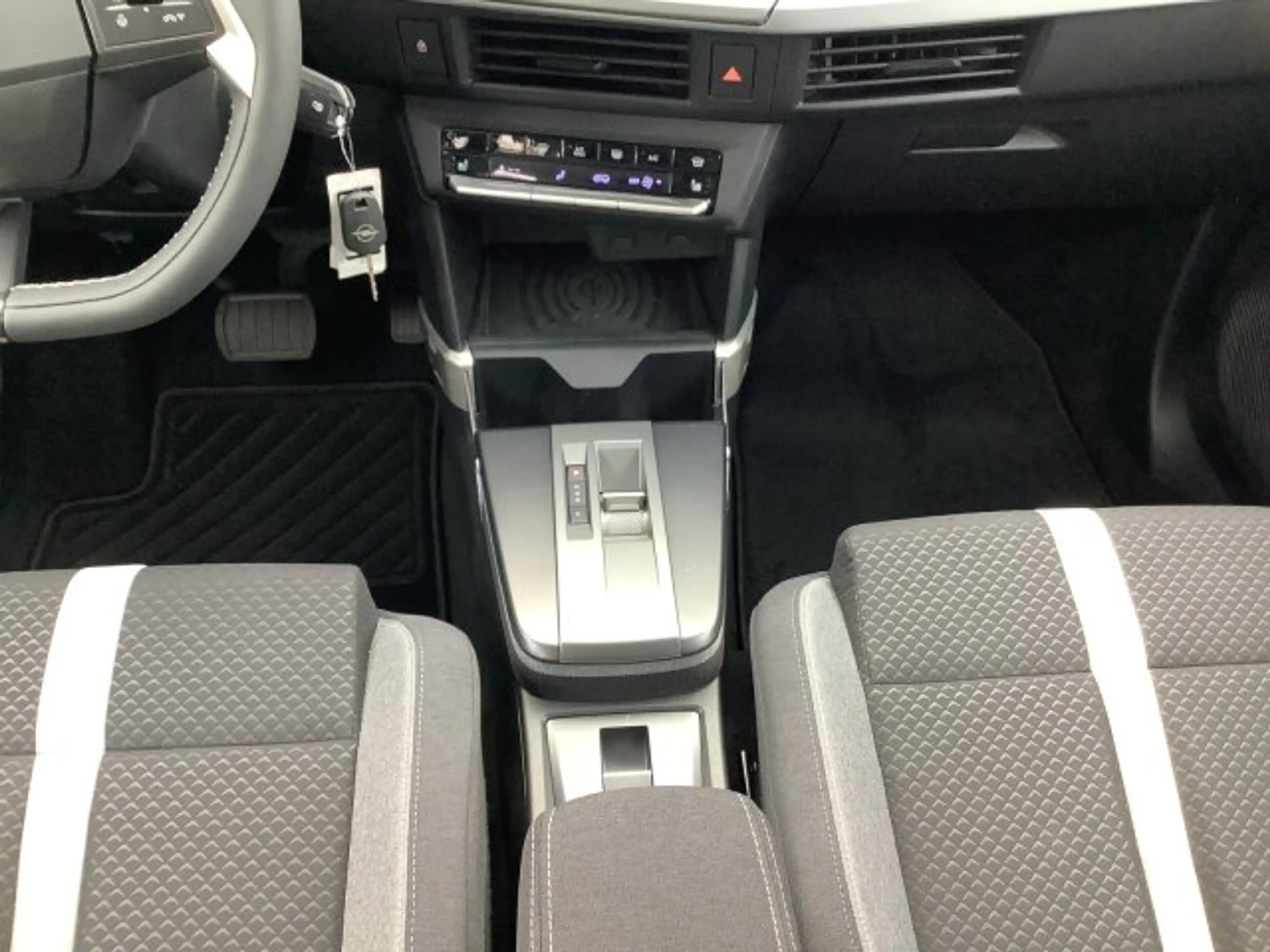 Opel Frontera GS 113 Ext Range 54kWh +Allwetter+Kamera+Winter+ — photo 13