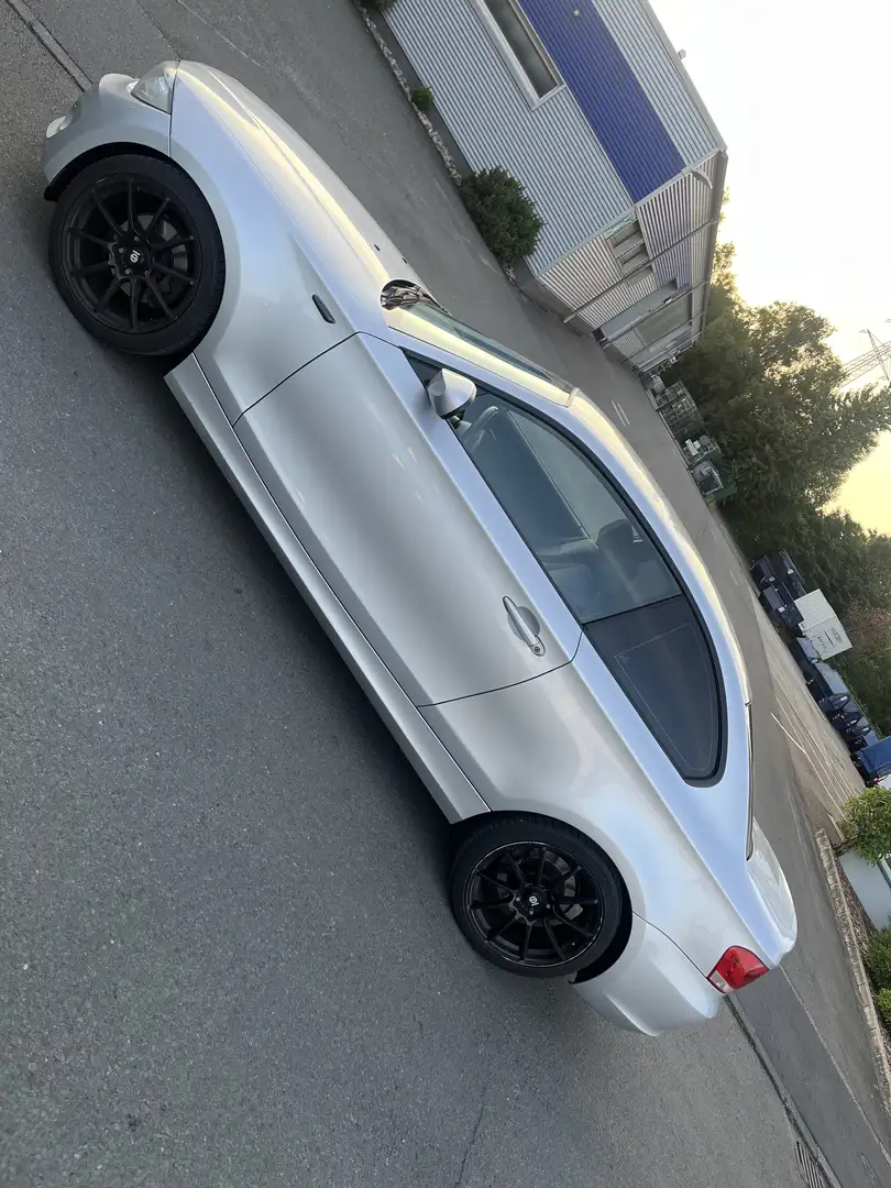 BMW 118 d Coupe Edition Sport Silber - 2