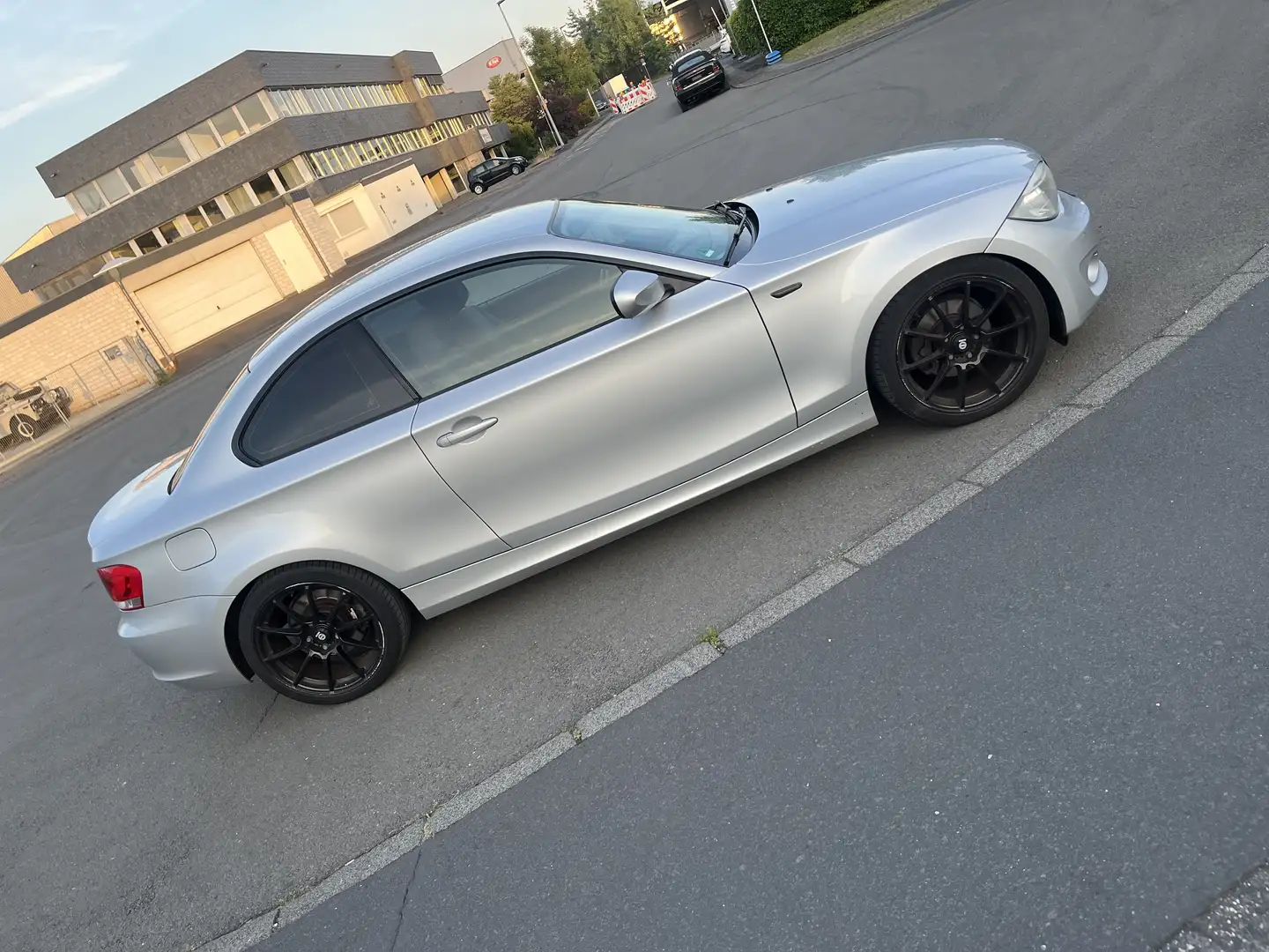 BMW 118 d Coupe Edition Sport Silber - 1