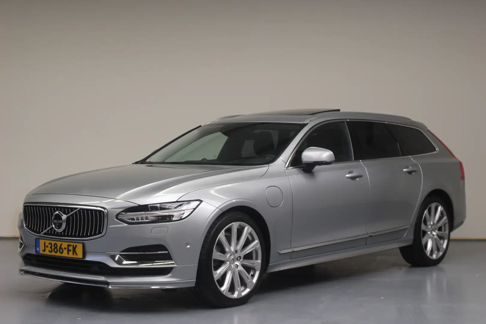 Volvo V90 T8 Twin Engine AWD Inscription | Rijklaarprijs | L Grigio - 1