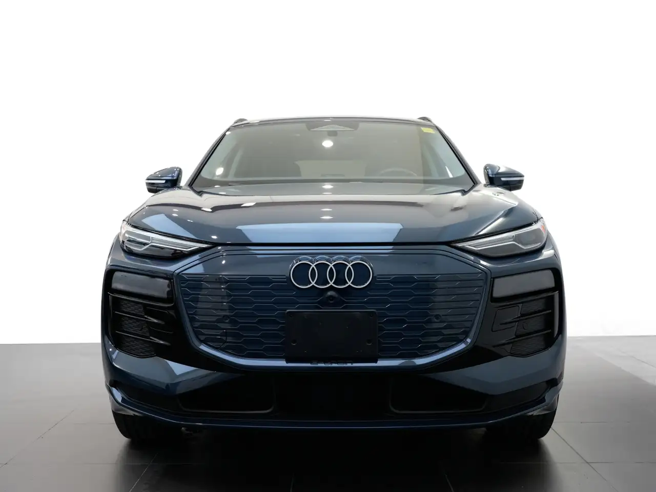 Audi Q6 e-tron снимка Audi Q6 e-tron