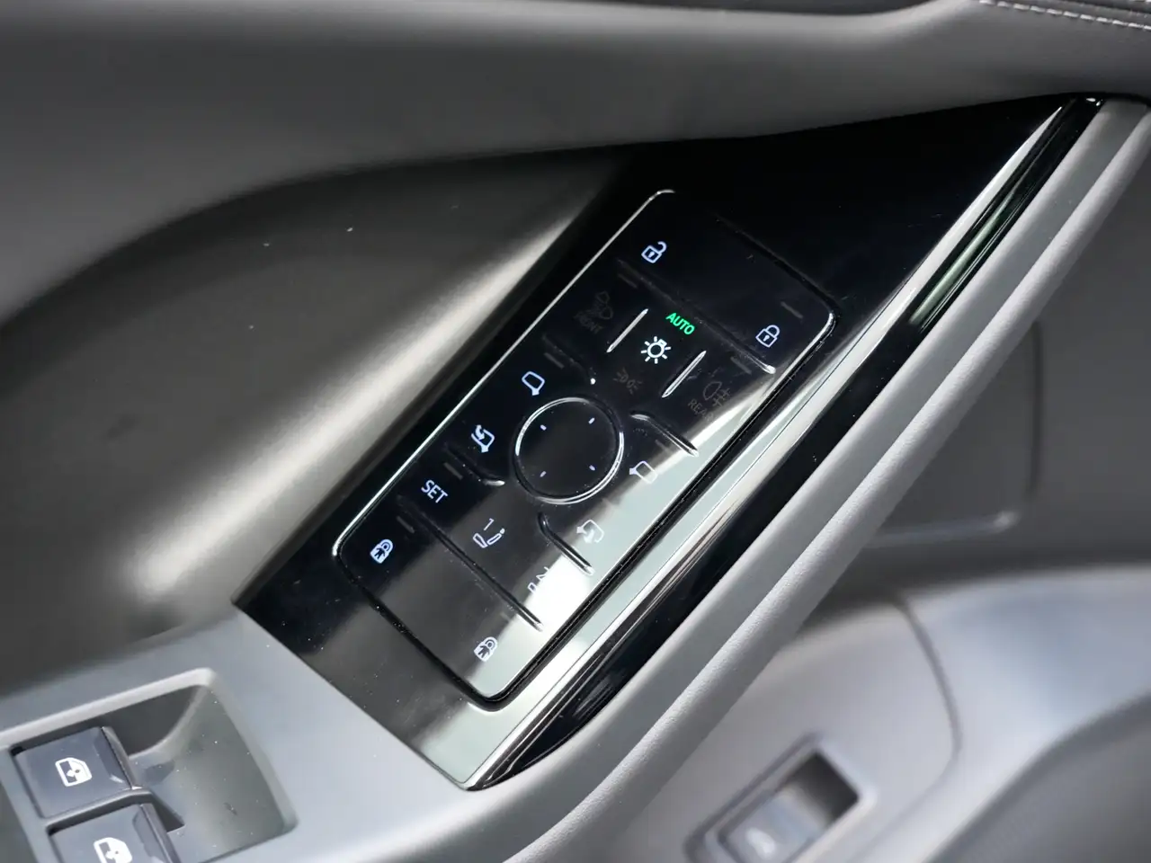 Audi Q6 e-tron снимка Audi Q6 e-tron