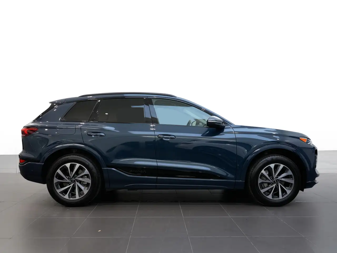 Audi Q6 e-tron снимка Audi Q6 e-tron