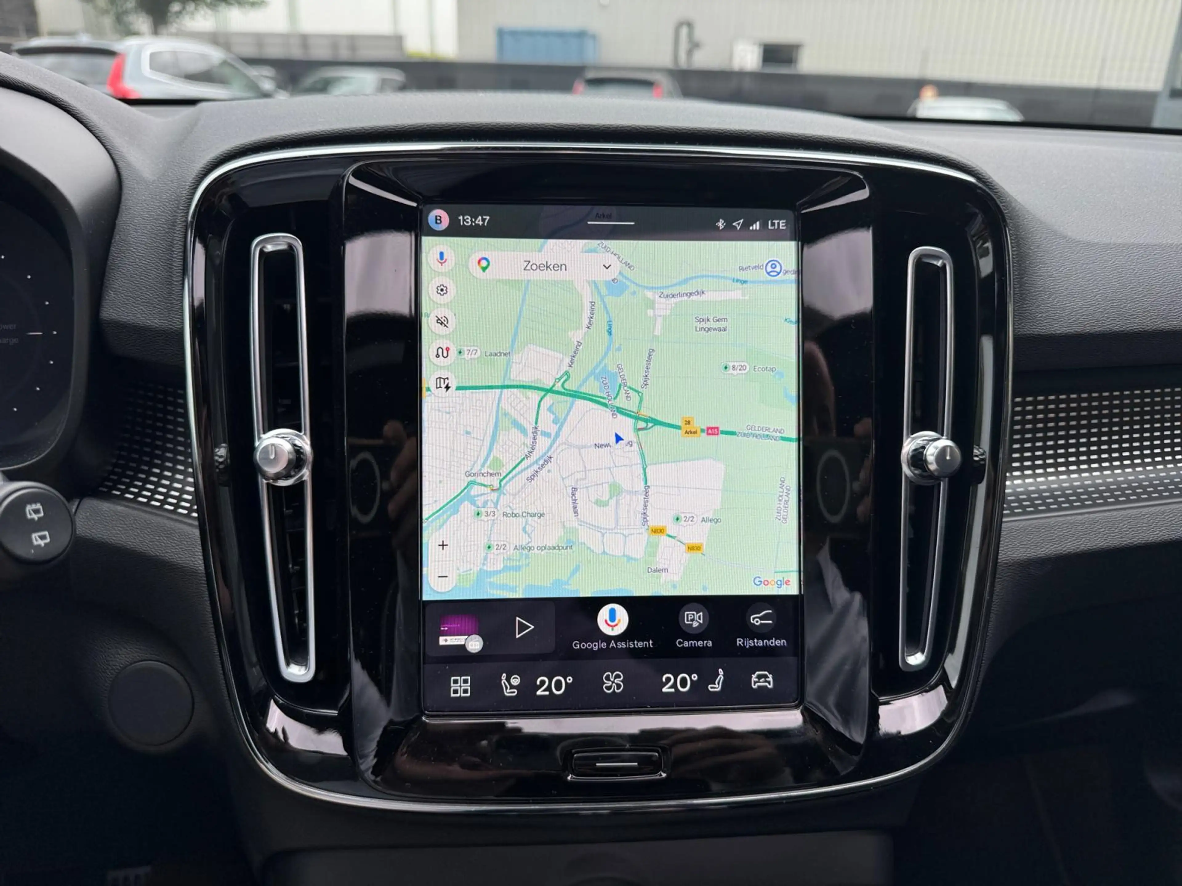 Volvo EX40 Single Motor Extended Range Ultra Europa 82 kWh — photo 11