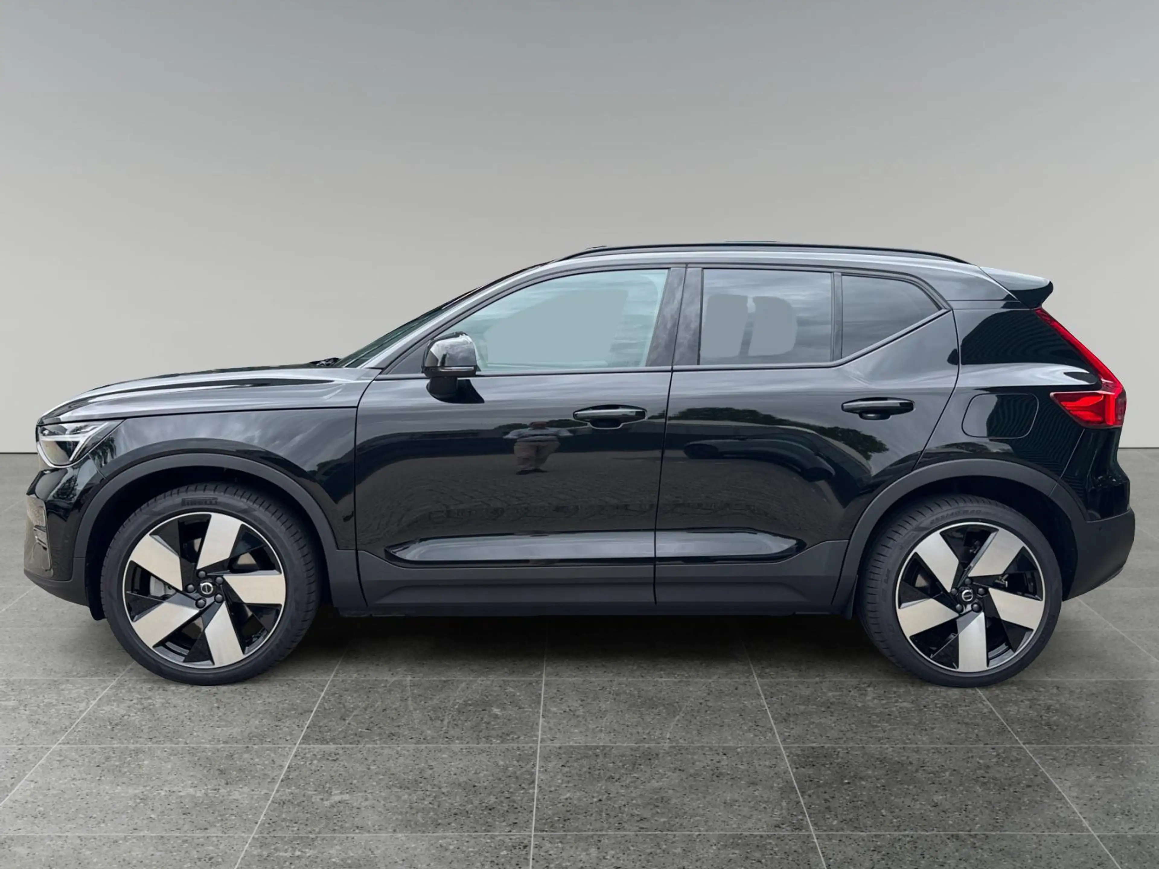 Volvo EX40 Single Motor Extended Range Ultra Europa 82 kWh — photo 3