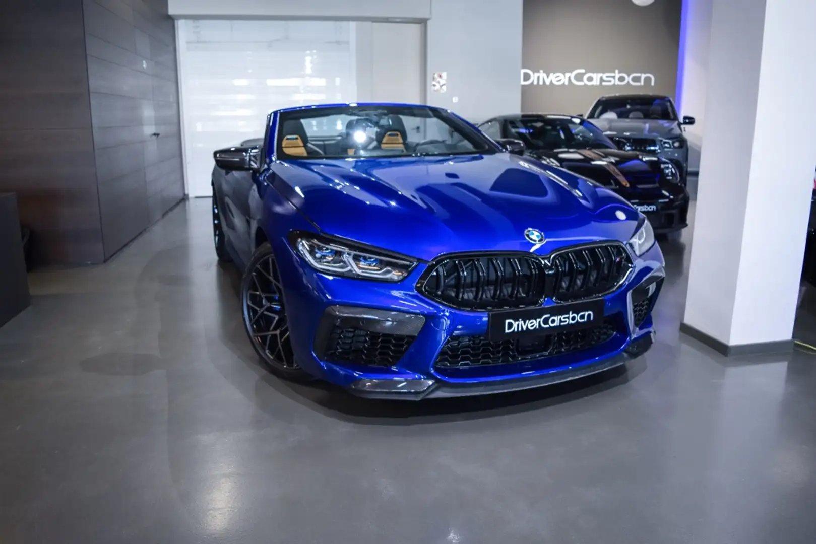 BMW M8 Cabrio Competition Blauw - 1