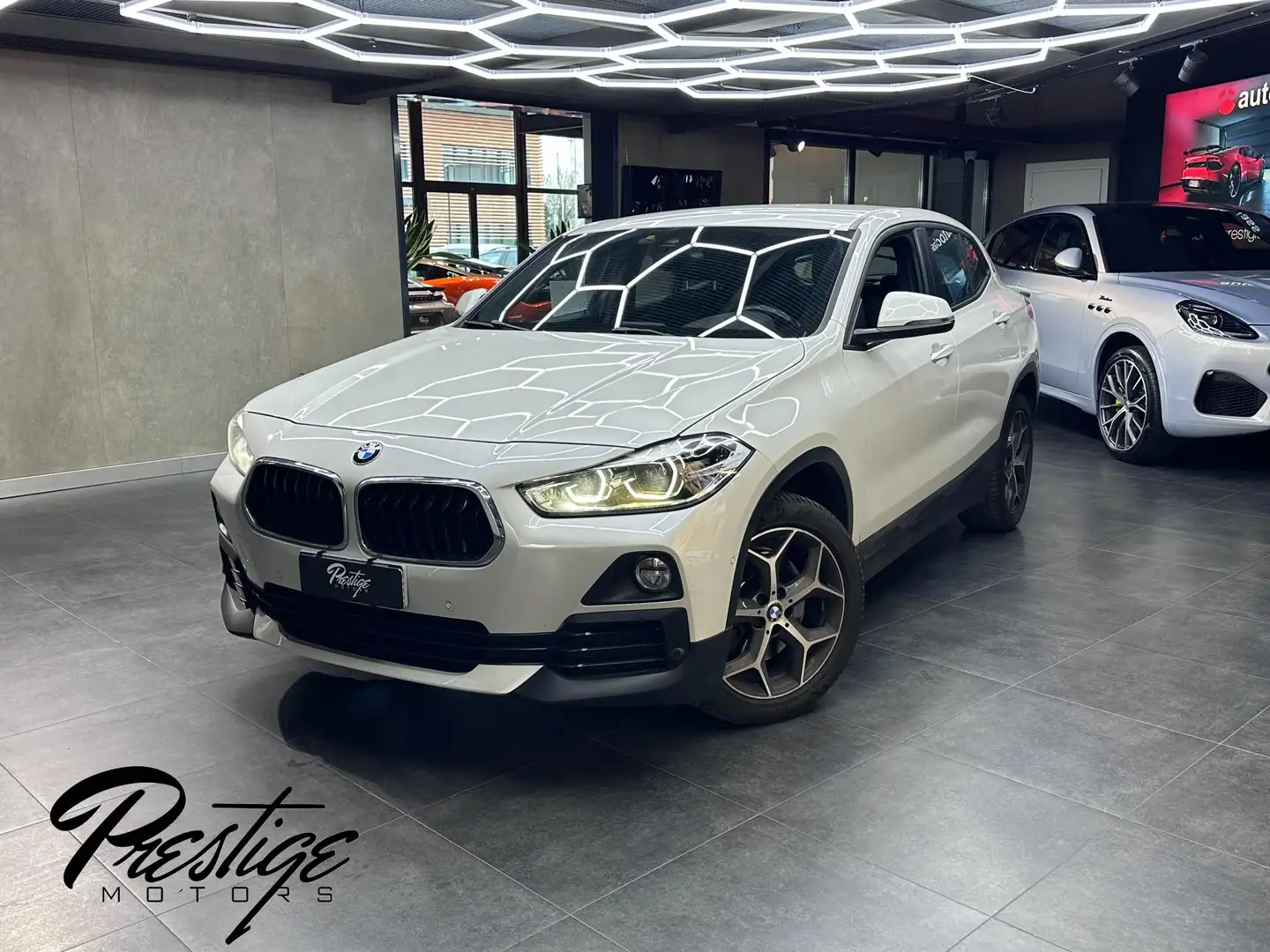 BMW X2 xdrive 20d Business X Weiß - 2