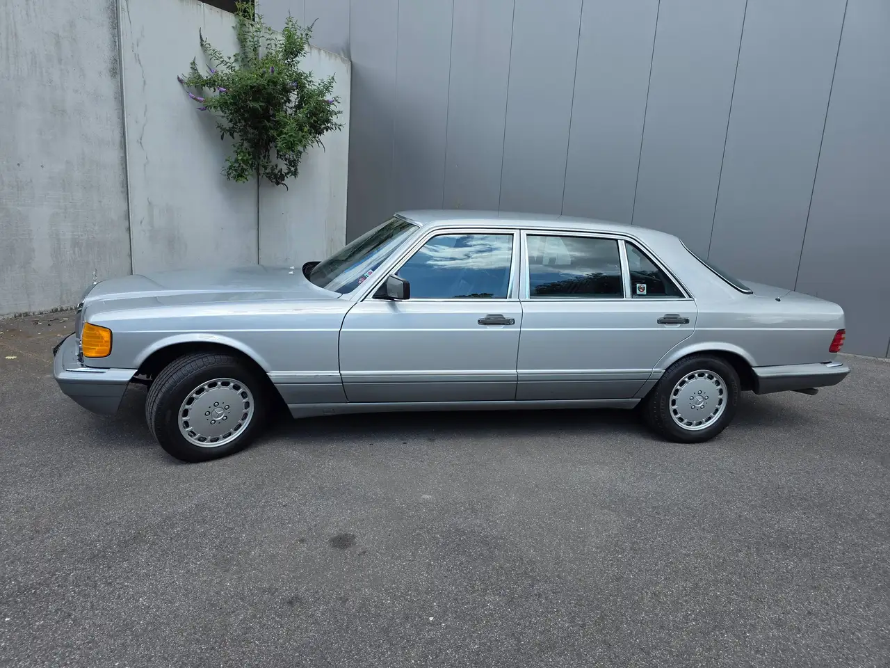 Mercedes-Benz 560 SEL, foto 6