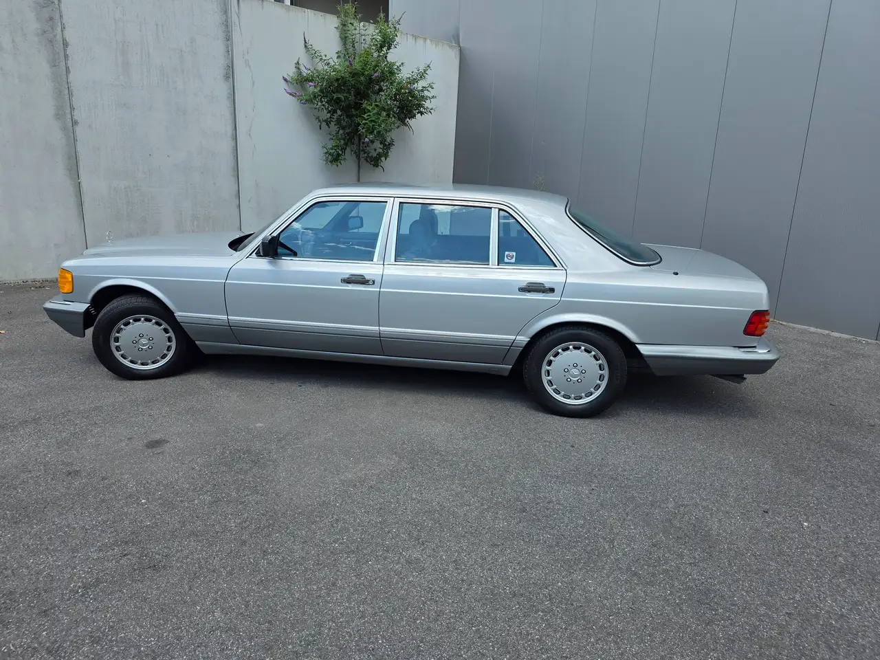Mercedes-Benz 560 SEL, foto 5