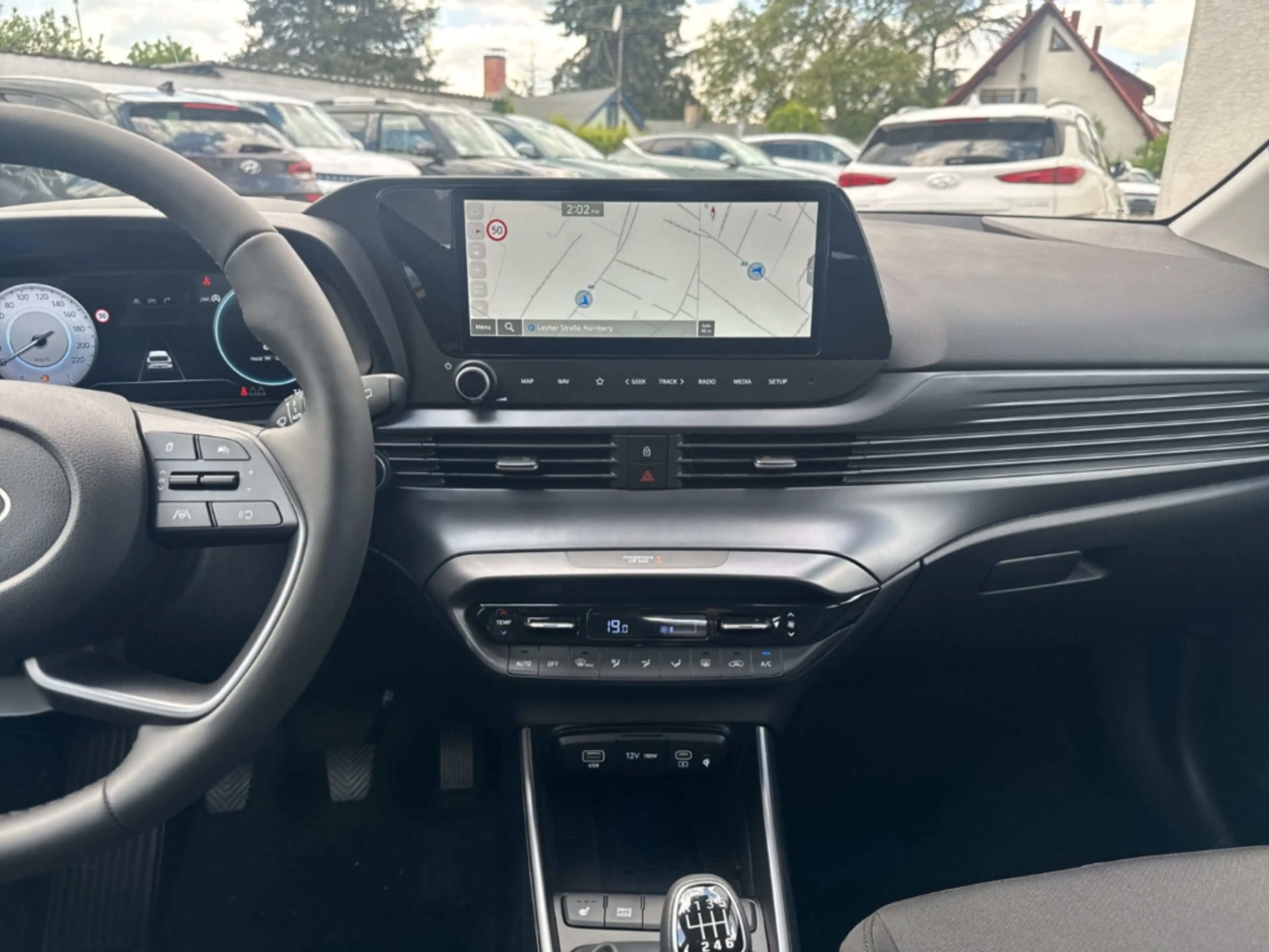 Hyundai i20 FL Trend Navi Digitales Cockpit Soundsystem Bose — photo 11