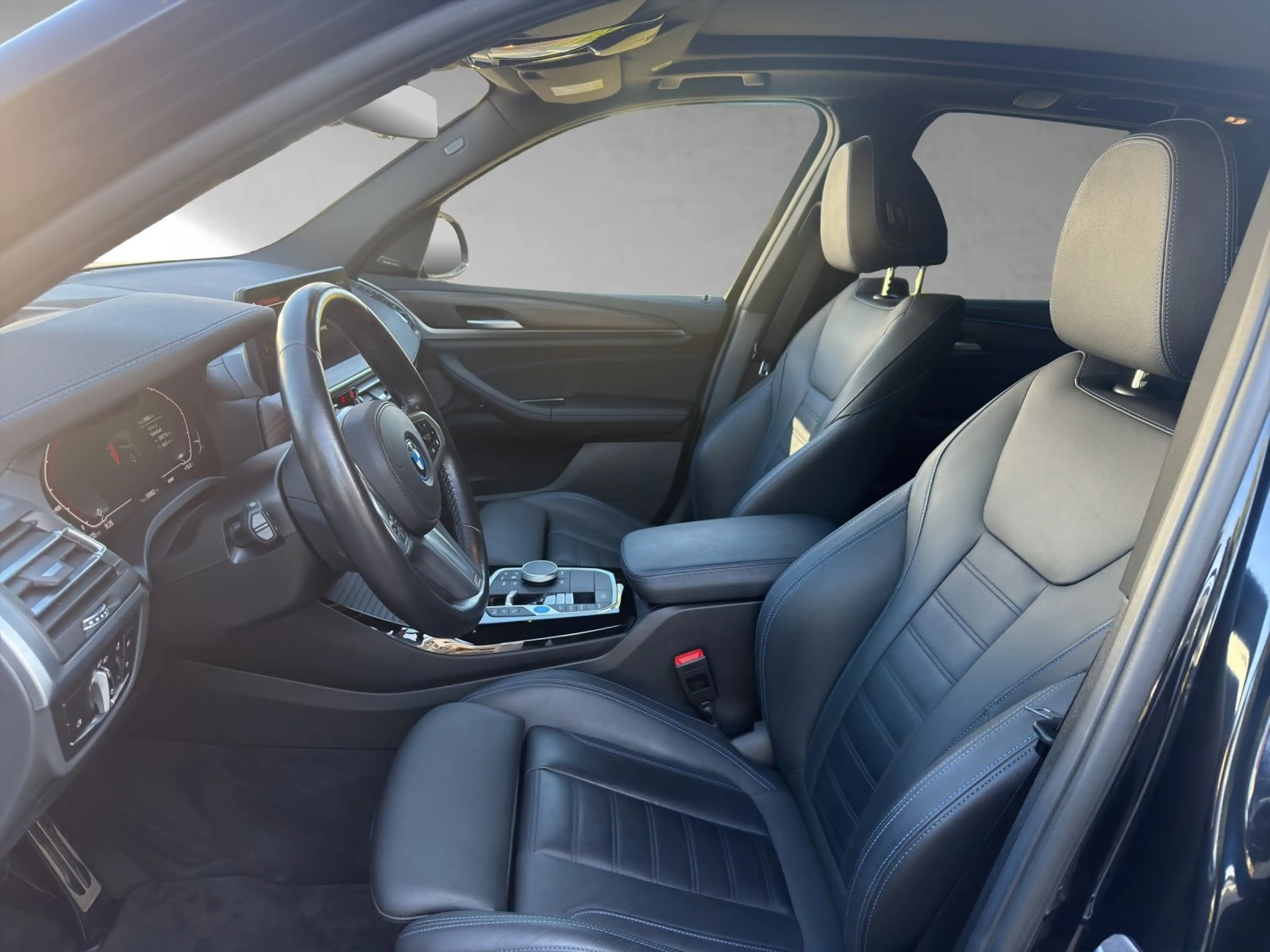 BMW iX3 Impressive AHK 360° Pano Shadow+ — photo 10