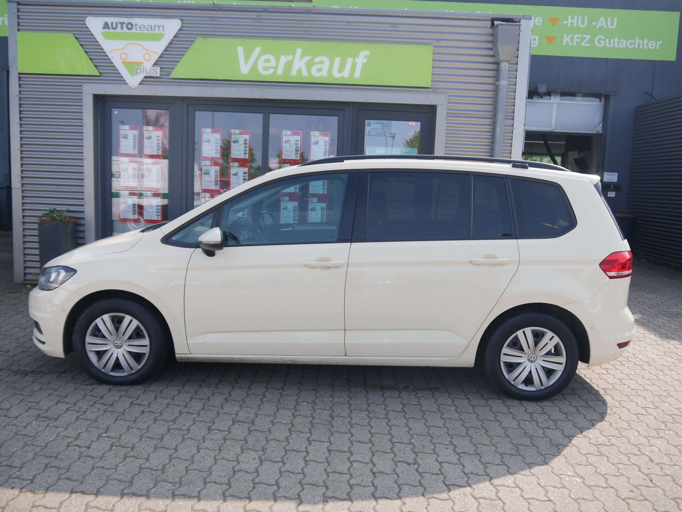 Second hand Volkswagen Touran 2.0