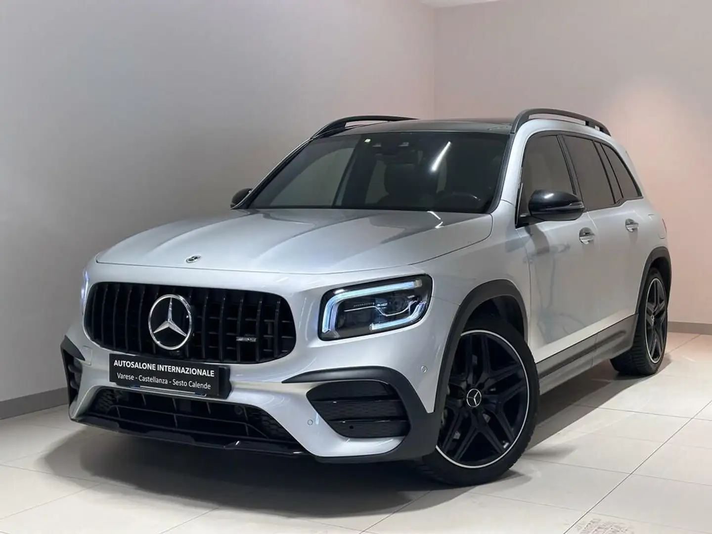 Mercedes-Benz GLB 35 AMG 4matic auto srebrna - 1