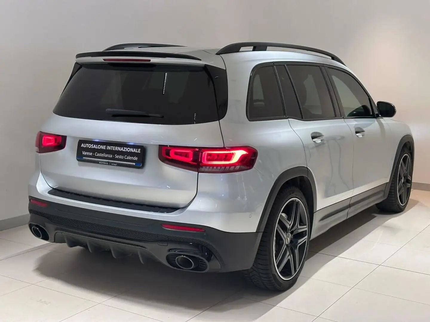 Mercedes-Benz GLB 35 AMG 4matic auto srebrna - 2