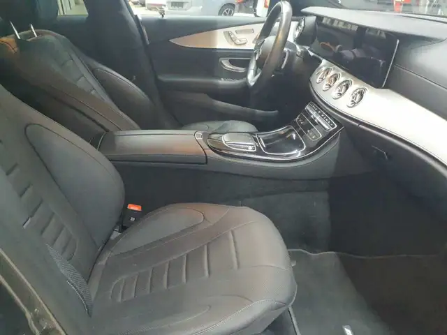 Mercedes-Benz CLS view 8