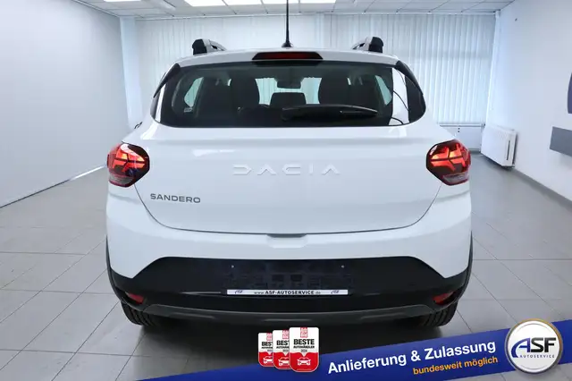 Dacia Sandero Stepway view 8