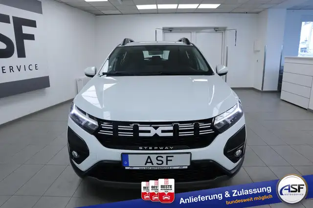 Dacia Sandero Stepway view 3