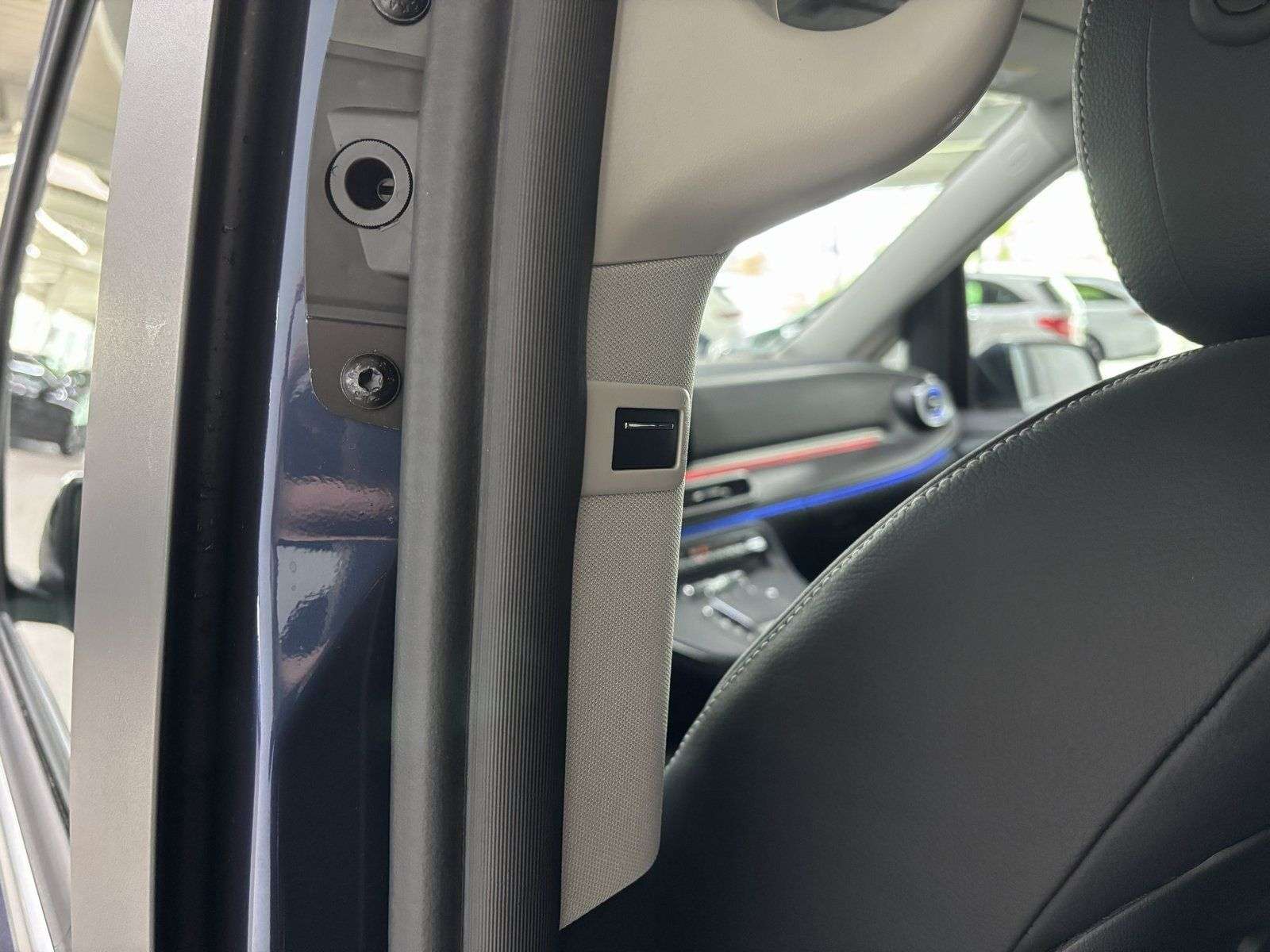 Mercedes-Benz V 220