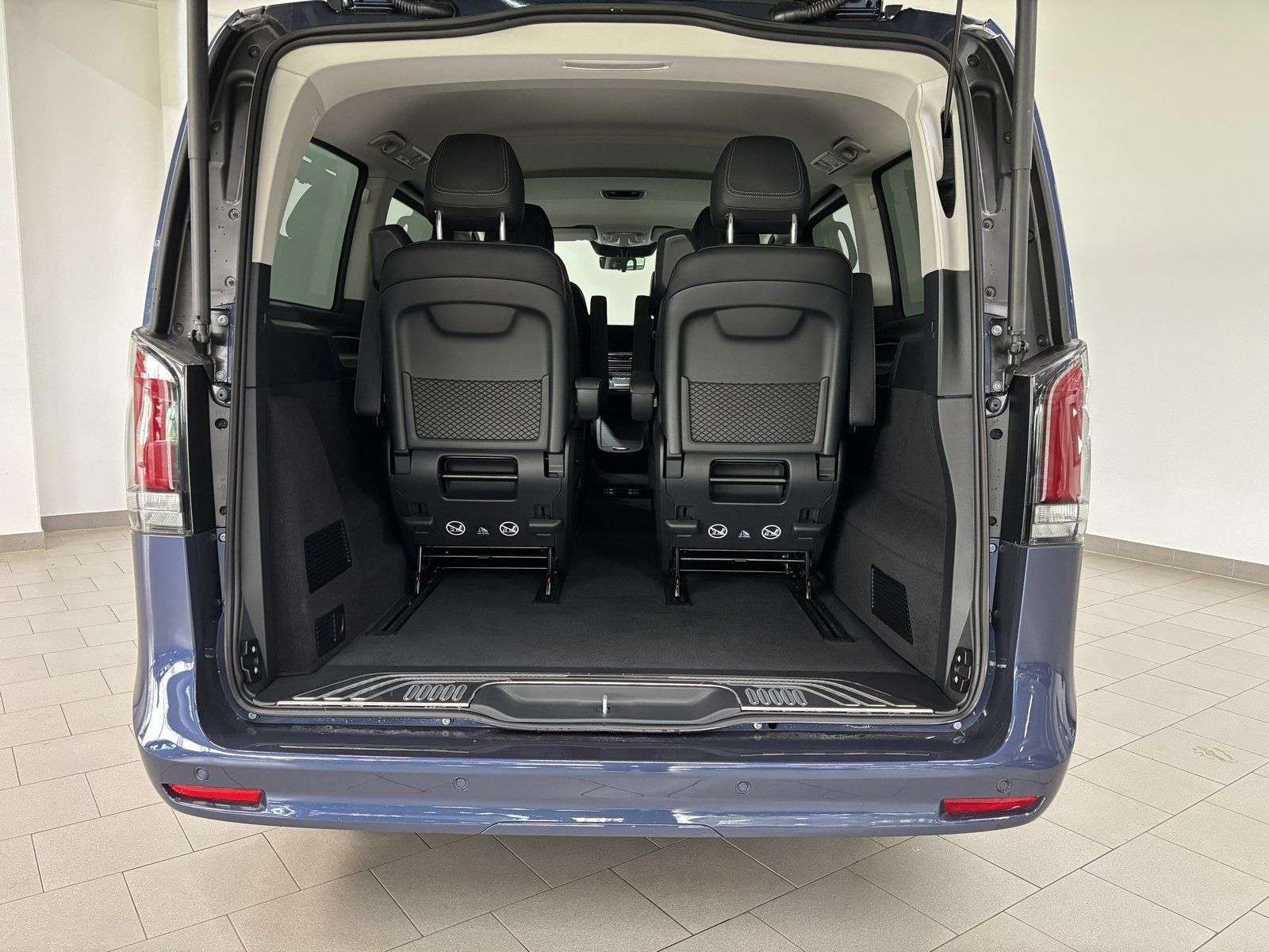 Mercedes-Benz V 220