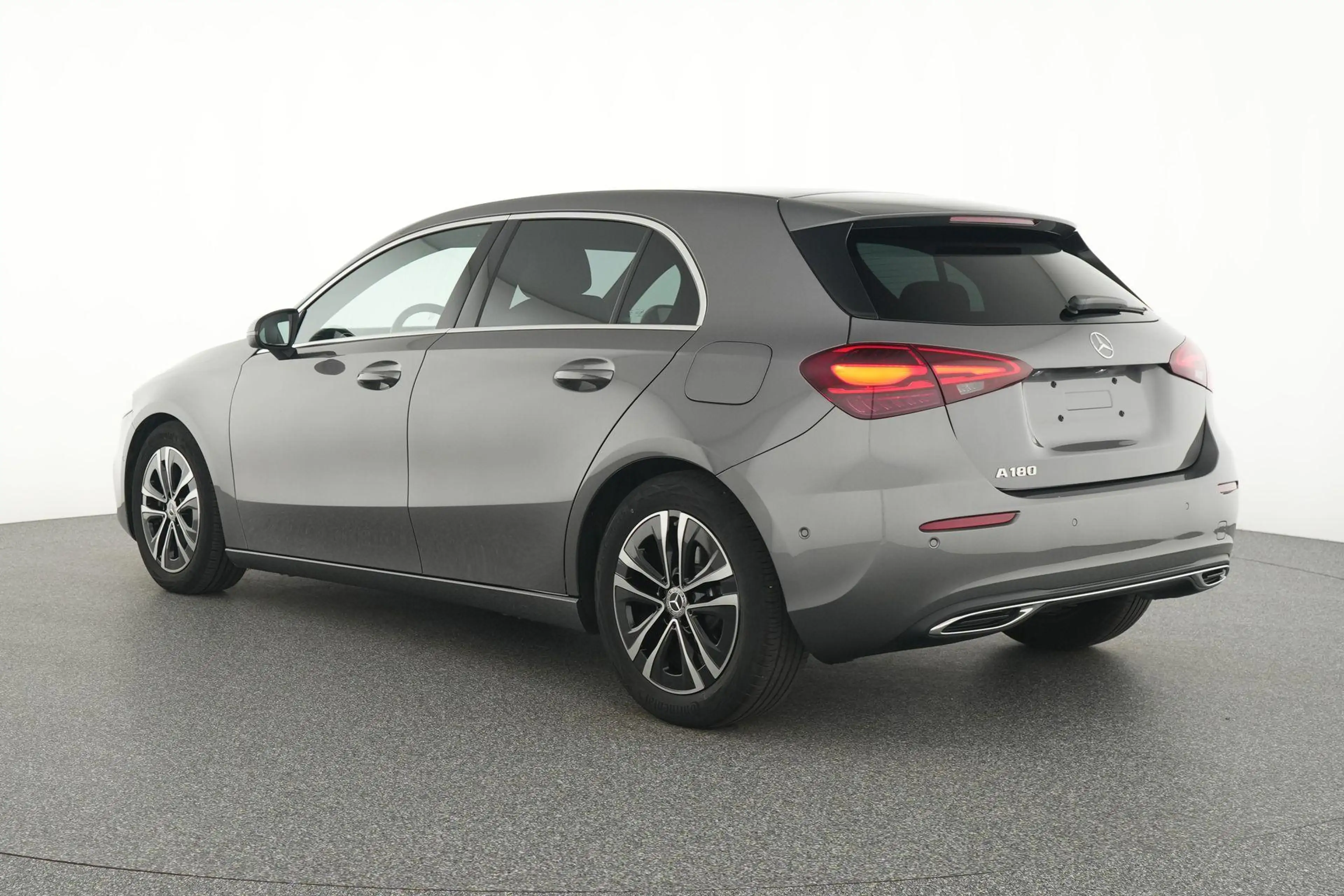Mercedes-Benz A 180 Luxury Line — photo 3