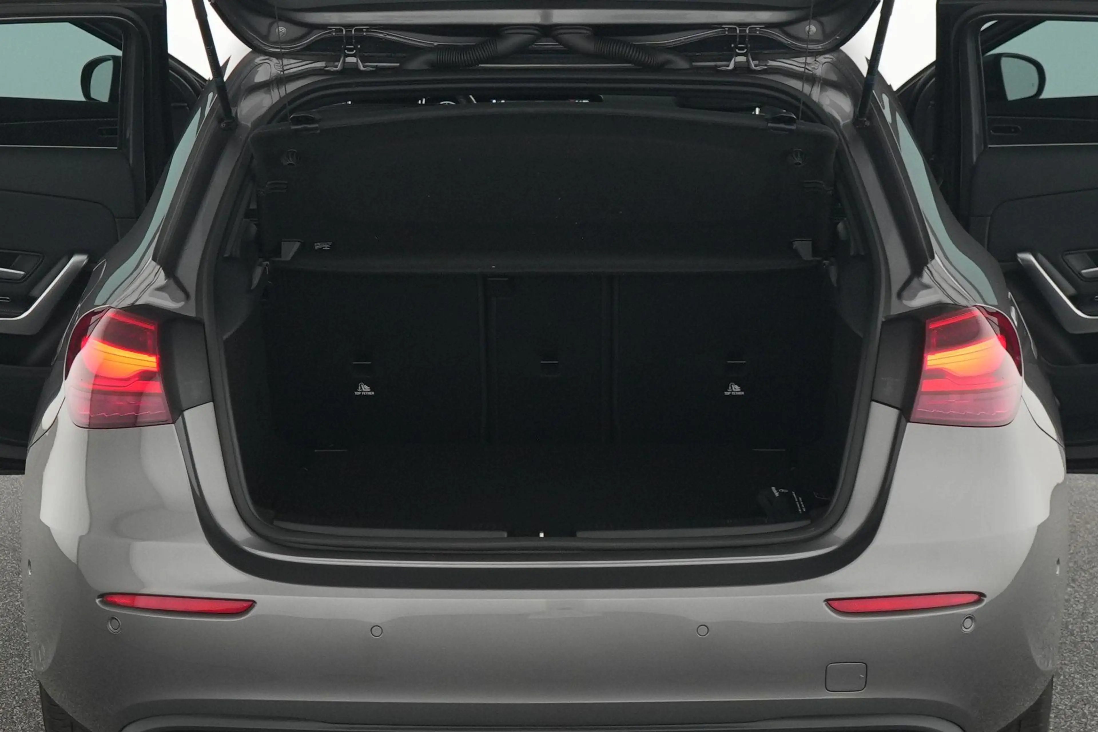 Mercedes-Benz A 180 Luxury Line — photo 18