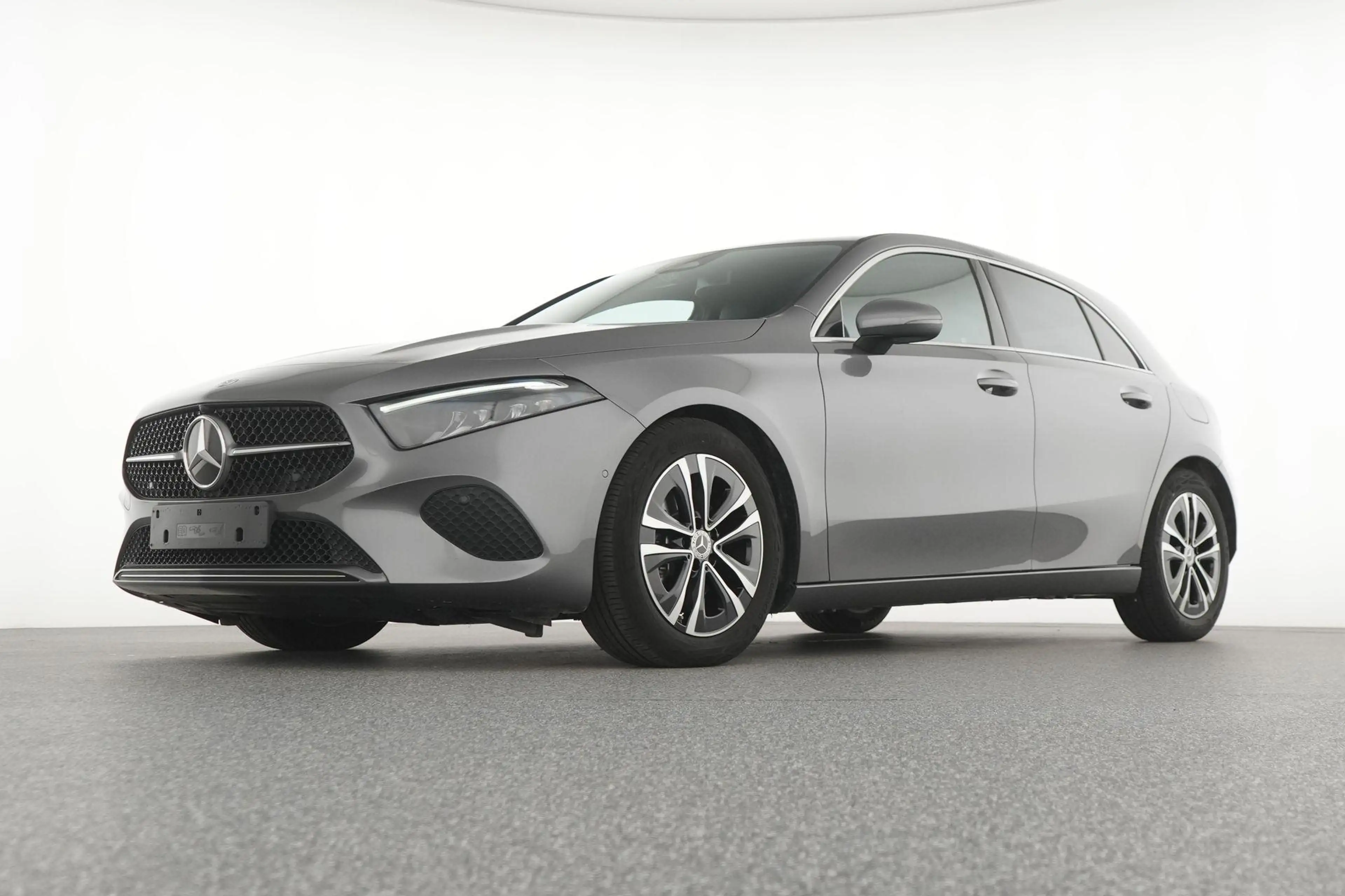 Mercedes-Benz A 180 Luxury Line — photo 10