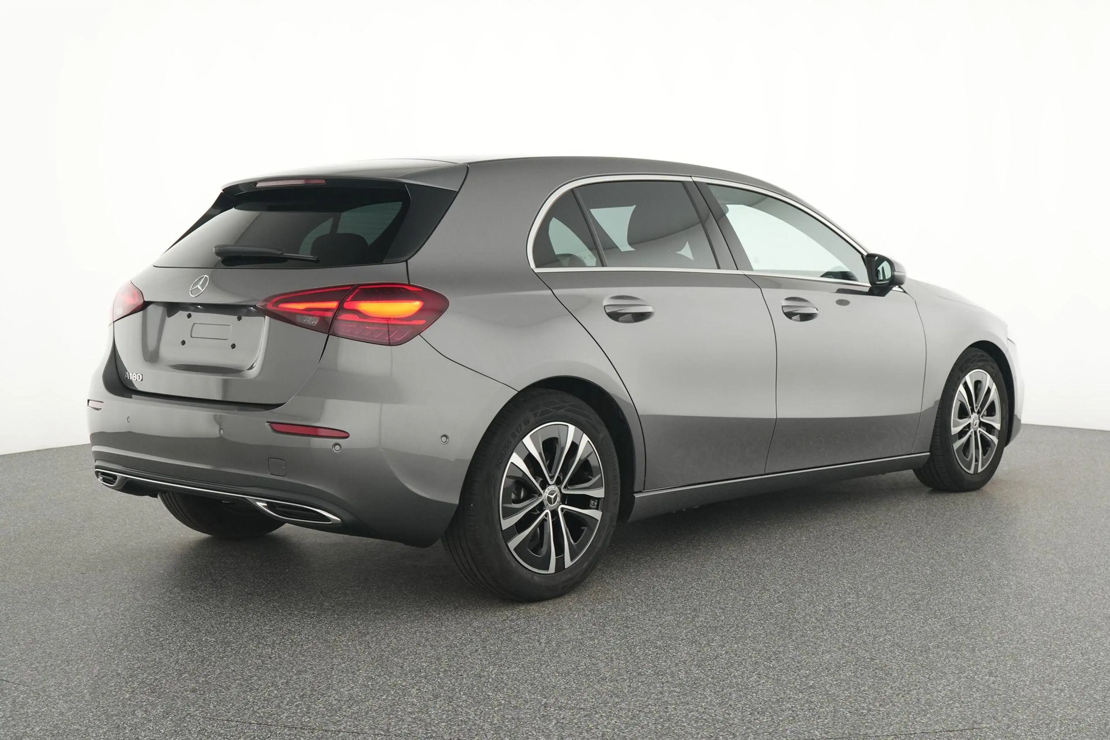 Mercedes-Benz A 180 Luxury Line — photo 4