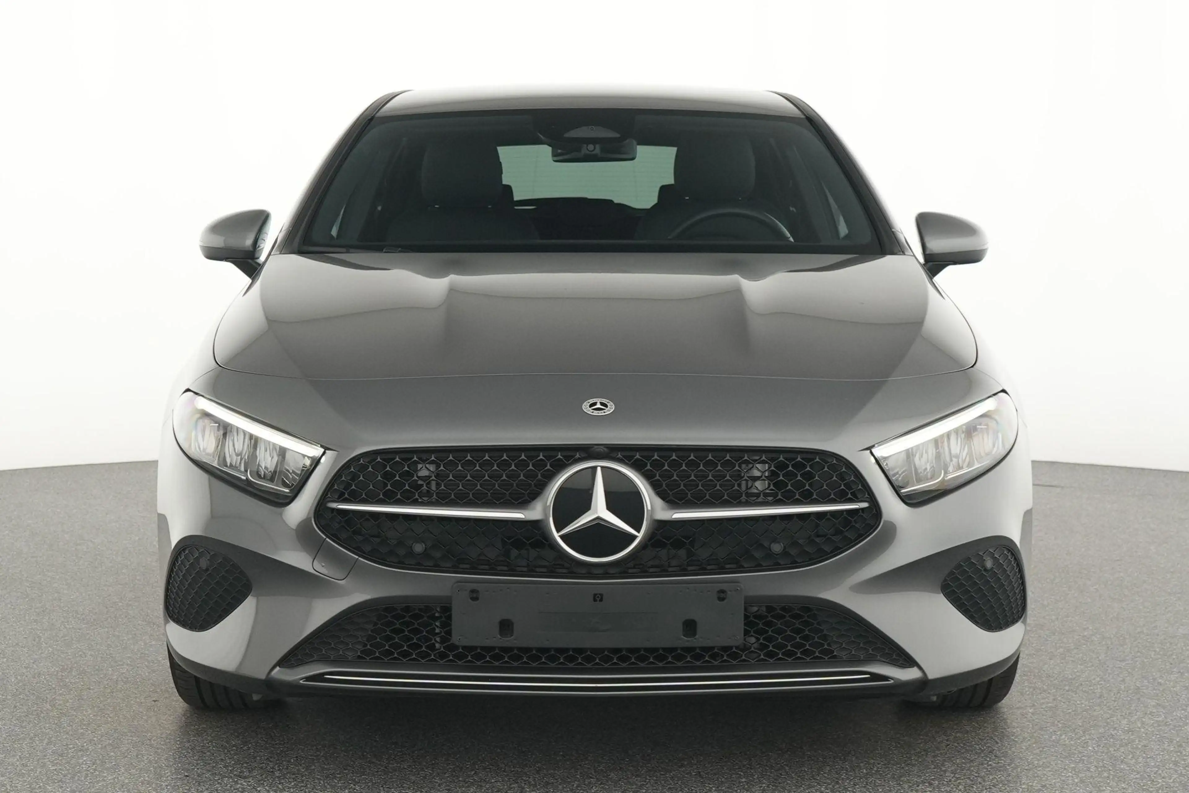 Mercedes-Benz A 180 Luxury Line — photo 6