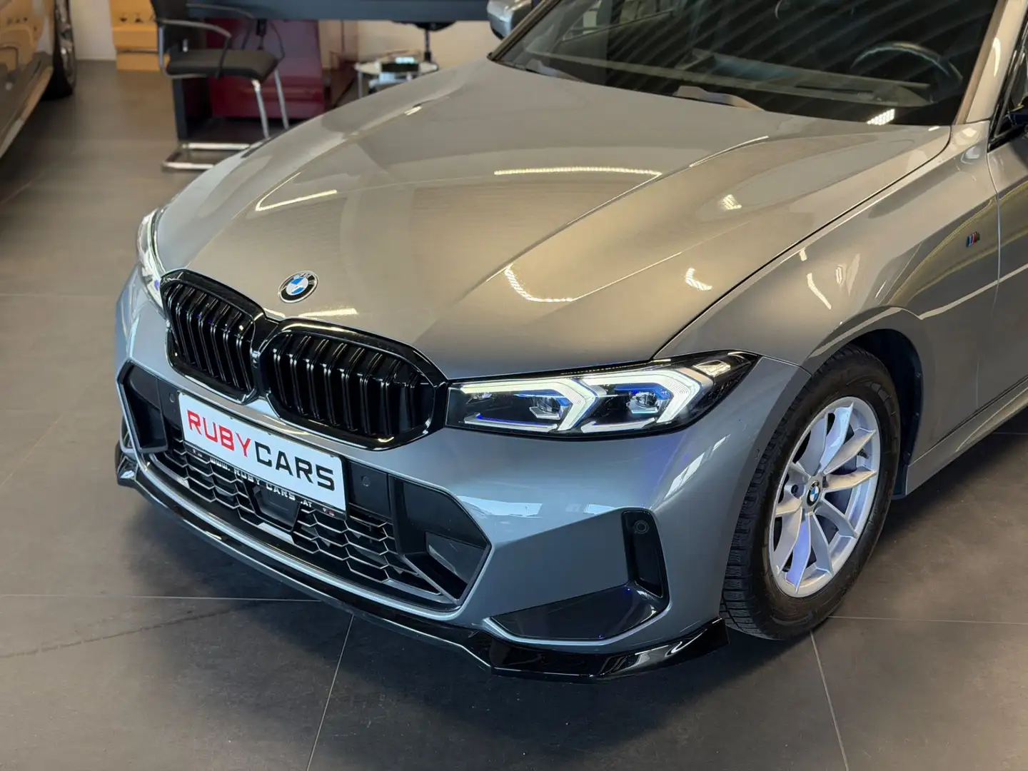 BMW 320 d 48 V Aut. M Sport Werksgarantie 8/2028 Silber - 2