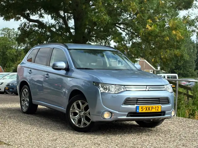 Mitsubishi Outlander 2.0 PHEV Executive Edition | Half leder + Clima +