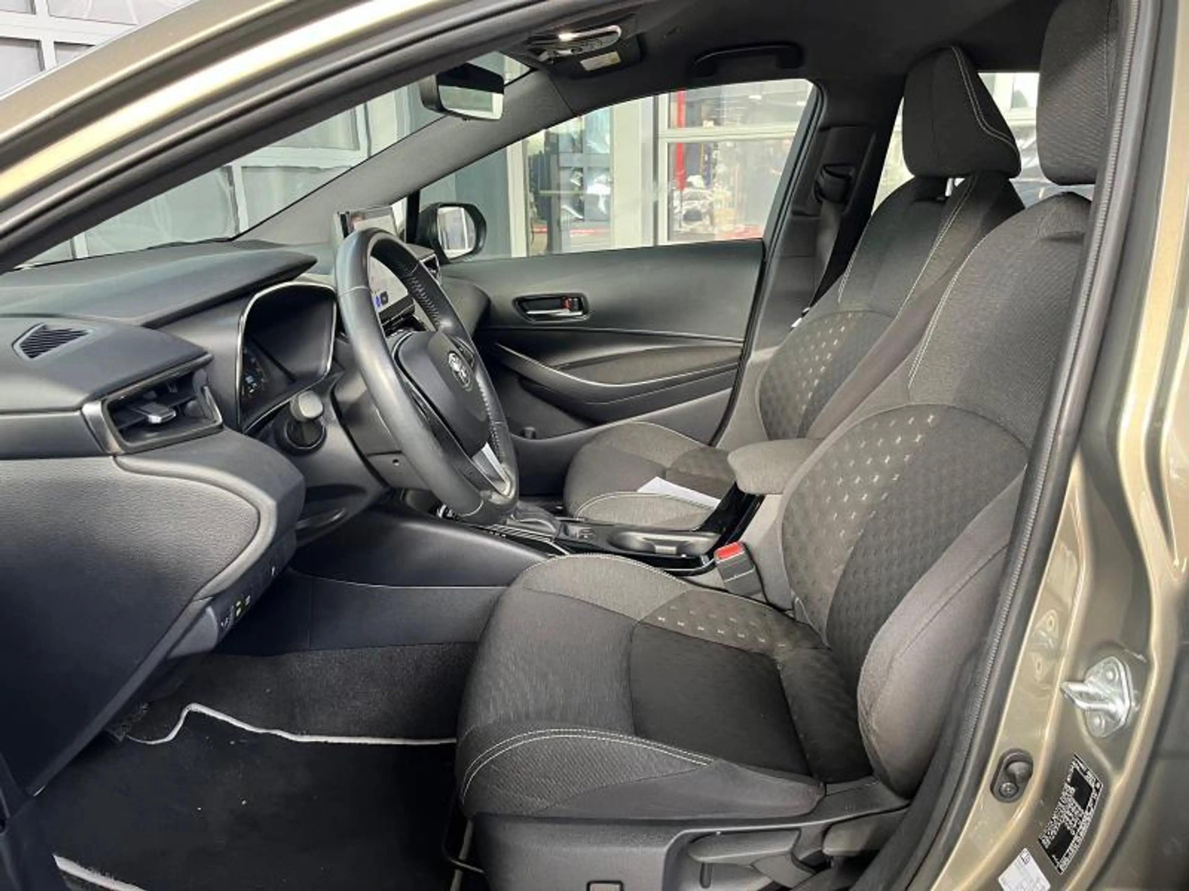 Toyota Corolla T/S Facelift Dynamic + BUSINES — photo 8