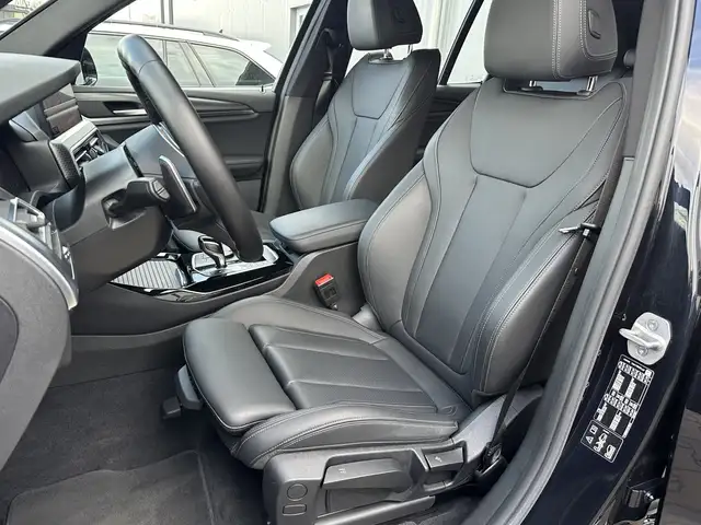 BMW X3 view 9