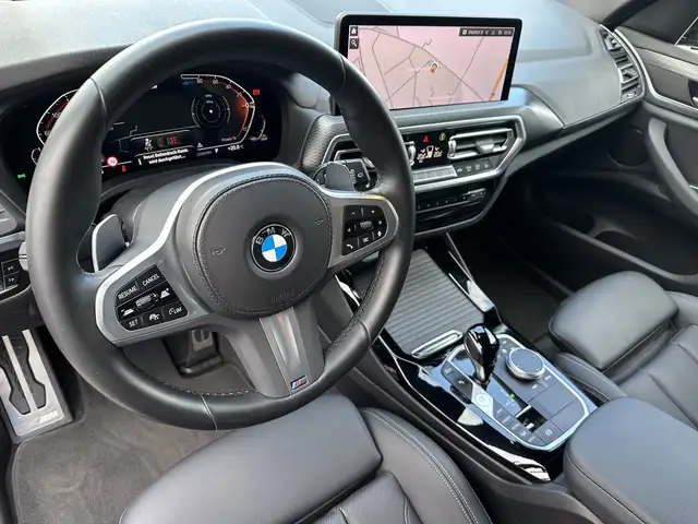 BMW X3 view 8