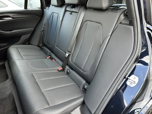BMW X3 view 10