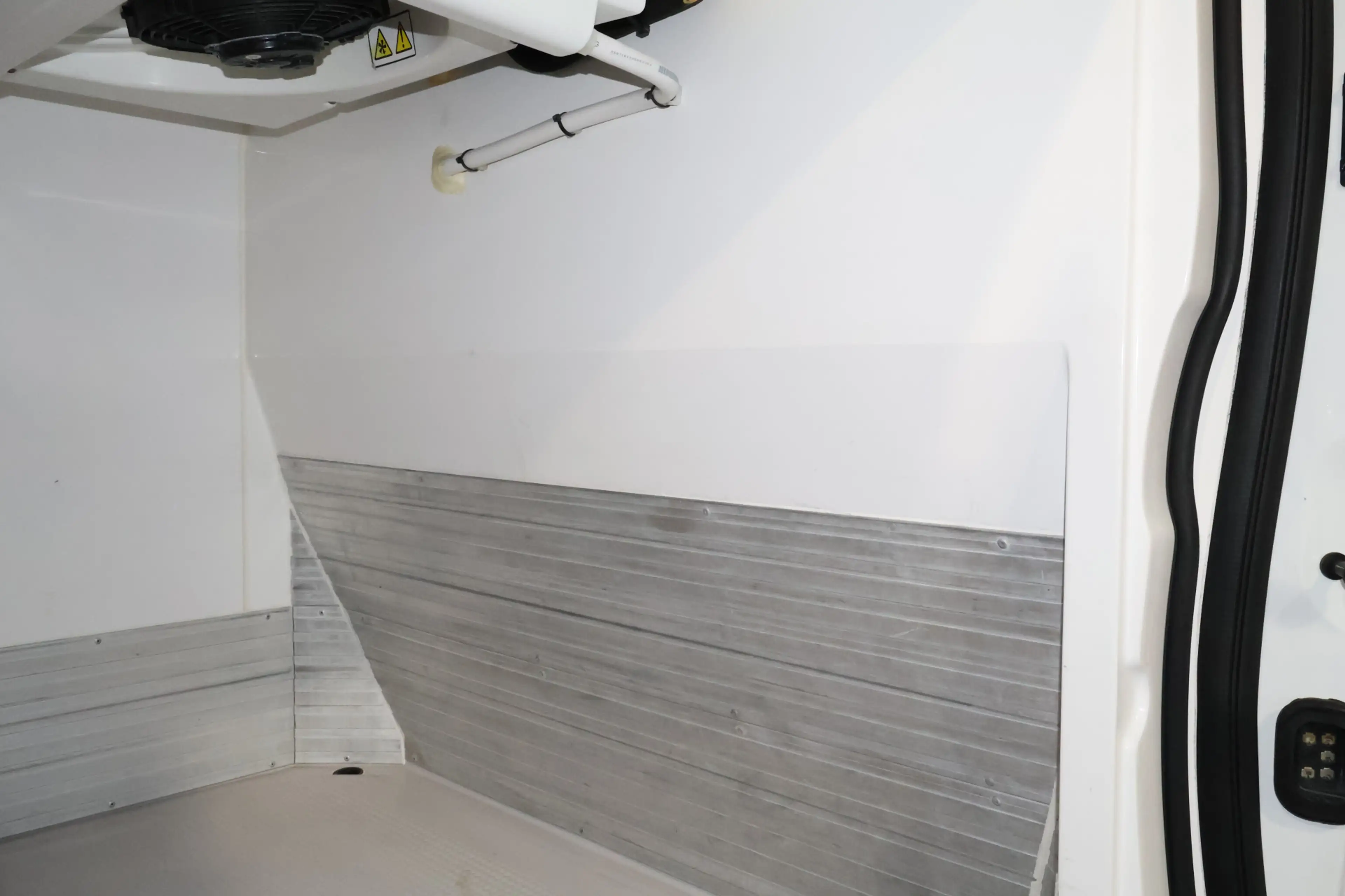 Nissan Primastar 2.0 dCi 130pk L2 H1 Koelwagen Vrieswagen Dag en na — photo 16
