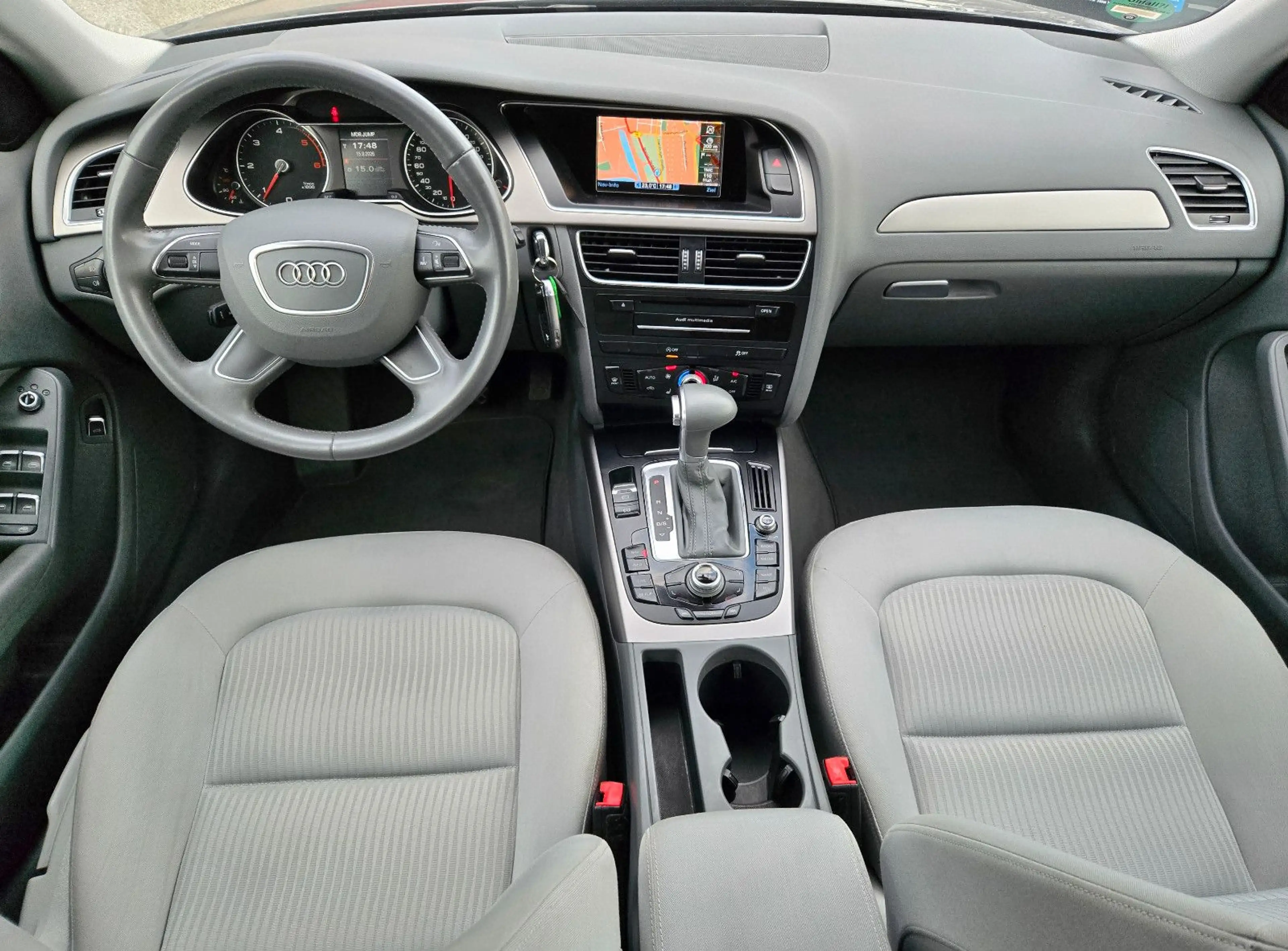 Audi A4 Avant / Automatik / Bi Xenon — photo 13