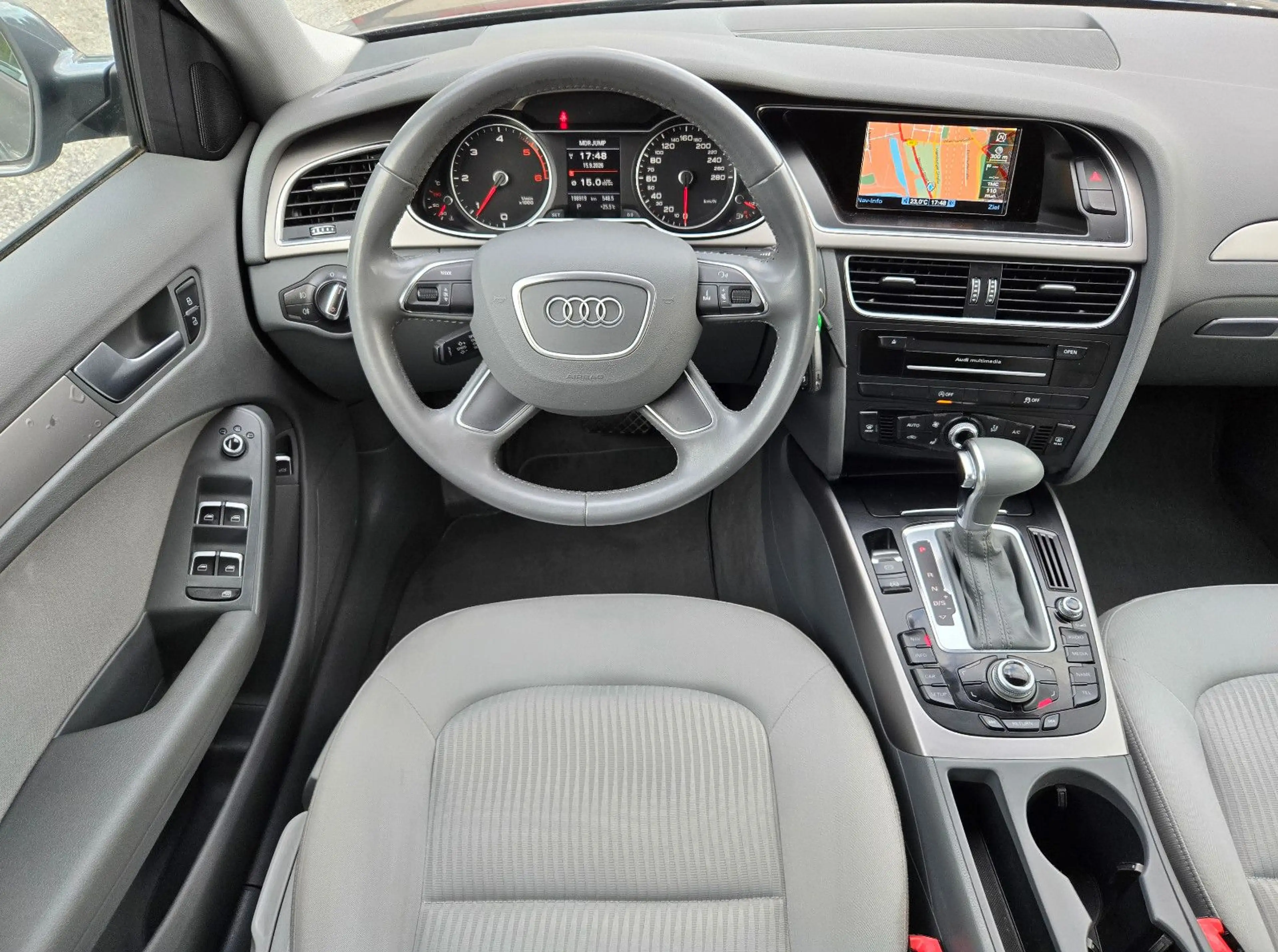 Audi A4 Avant / Automatik / Bi Xenon — photo 14