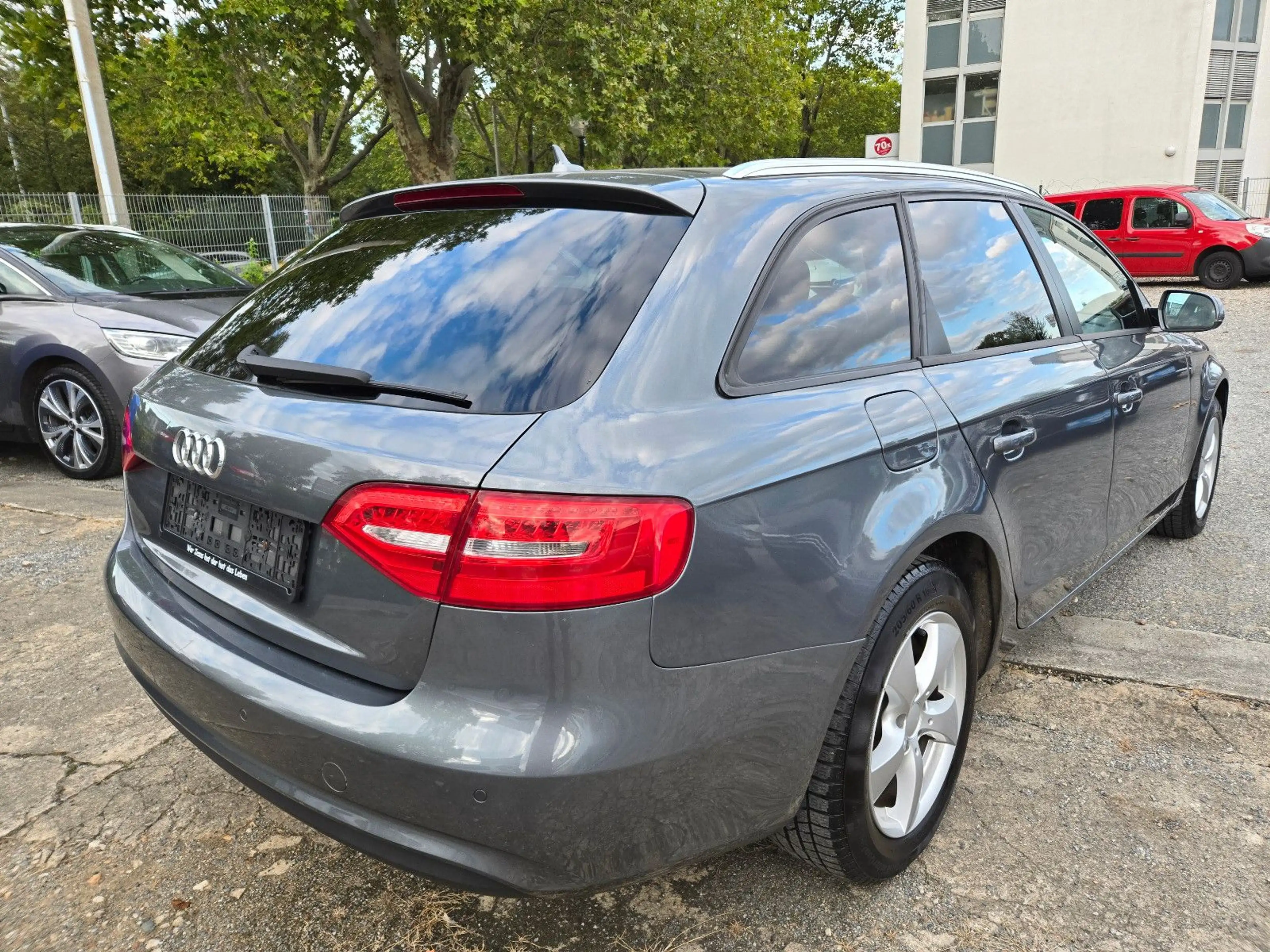 Audi A4 Avant / Automatik / Bi Xenon — photo 5