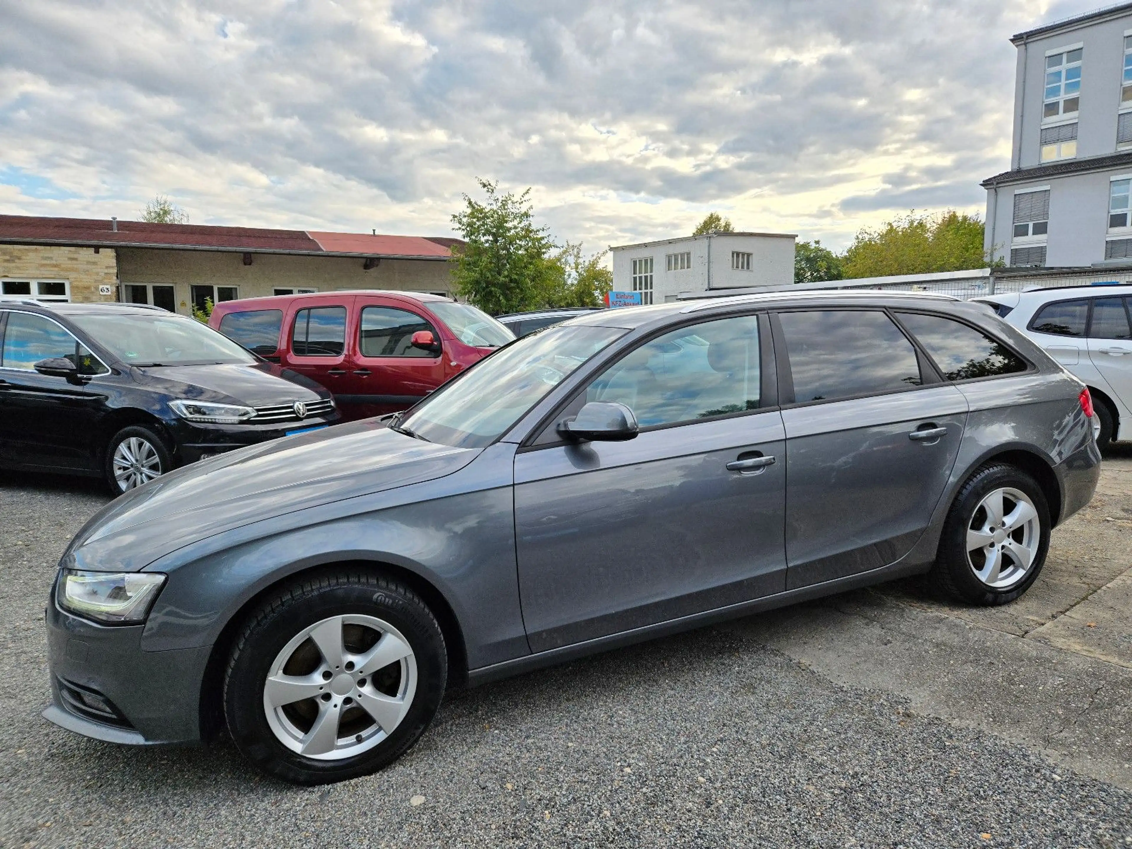 Audi A4 Avant / Automatik / Bi Xenon — photo 3