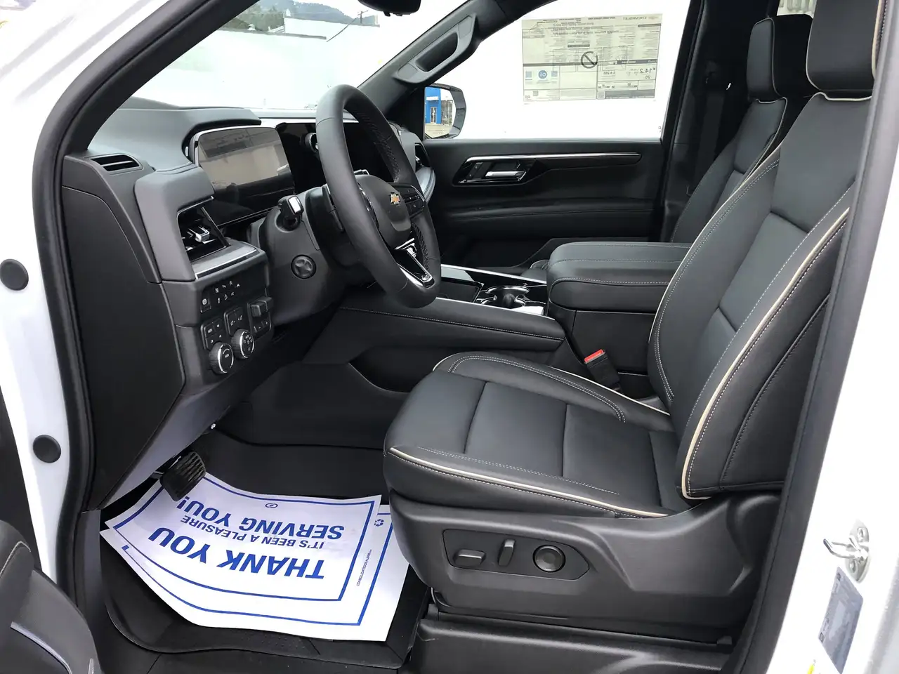 Chevrolet Tahoe снимка Chevrolet Tahoe