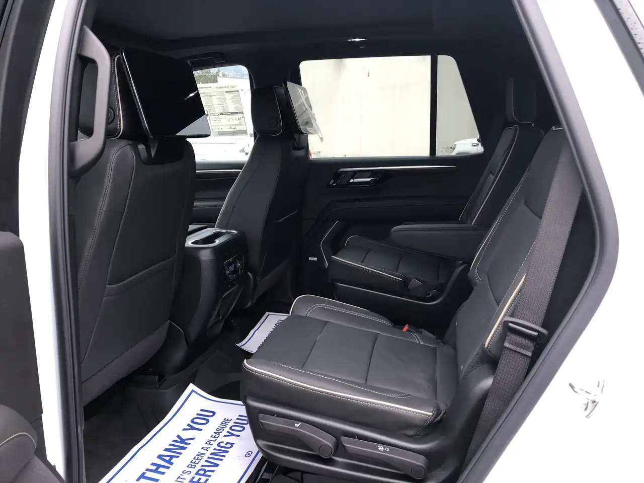 Chevrolet Tahoe снимка Chevrolet Tahoe