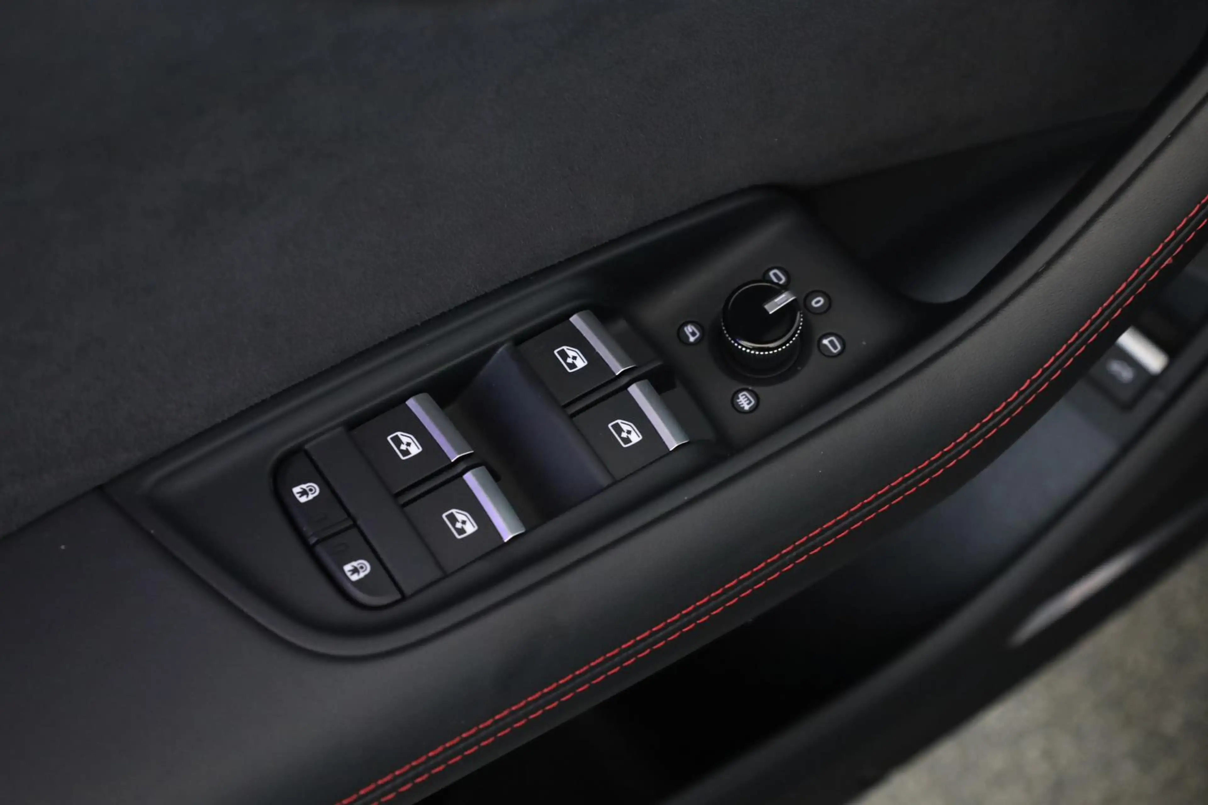 Audi RS Q8 SUV performance Laser Pano Vmax RSAbgas 23 — photo 10