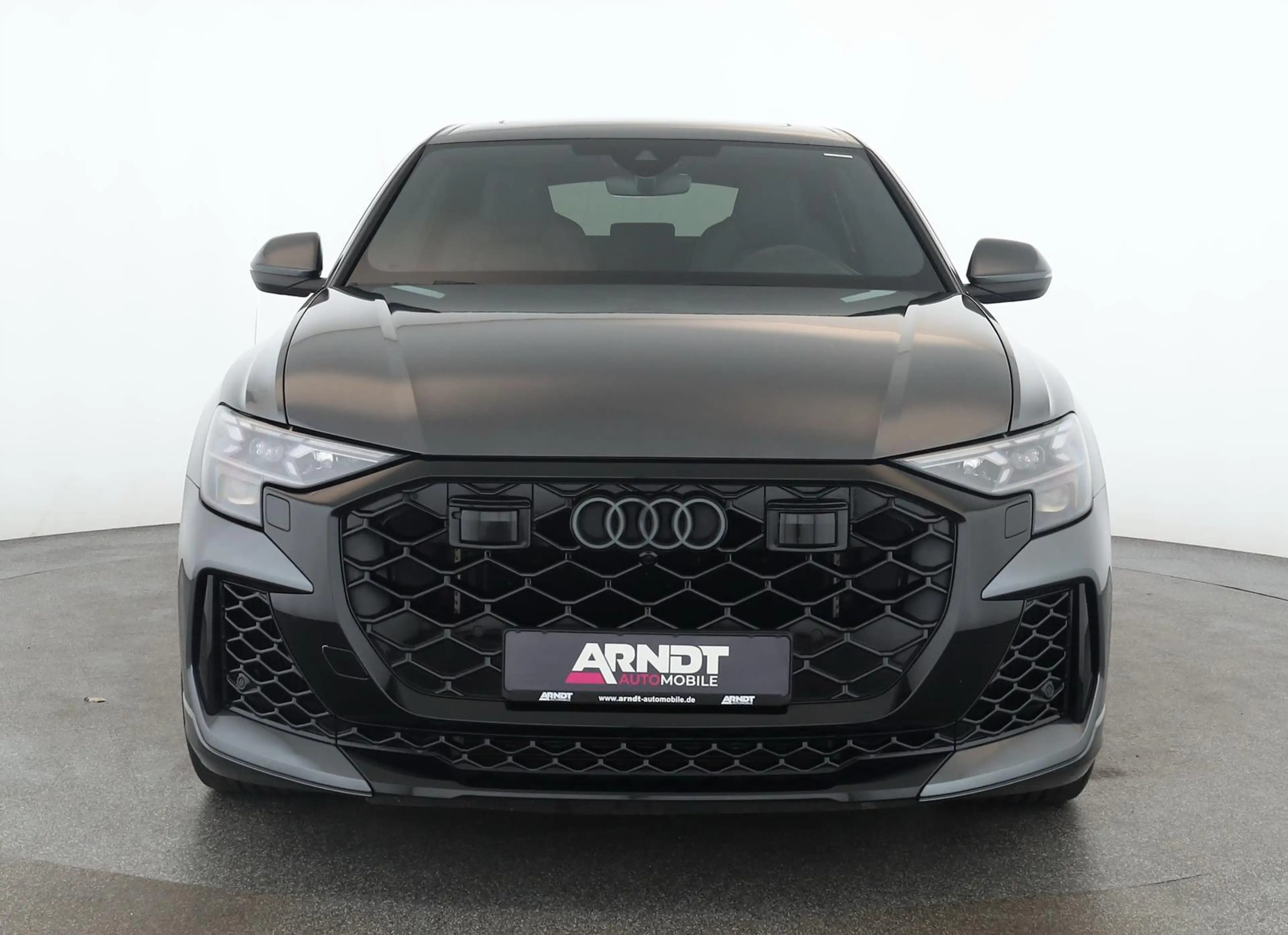 Audi RS Q8 SUV performance Laser Pano Vmax RSAbgas 23 — photo 3
