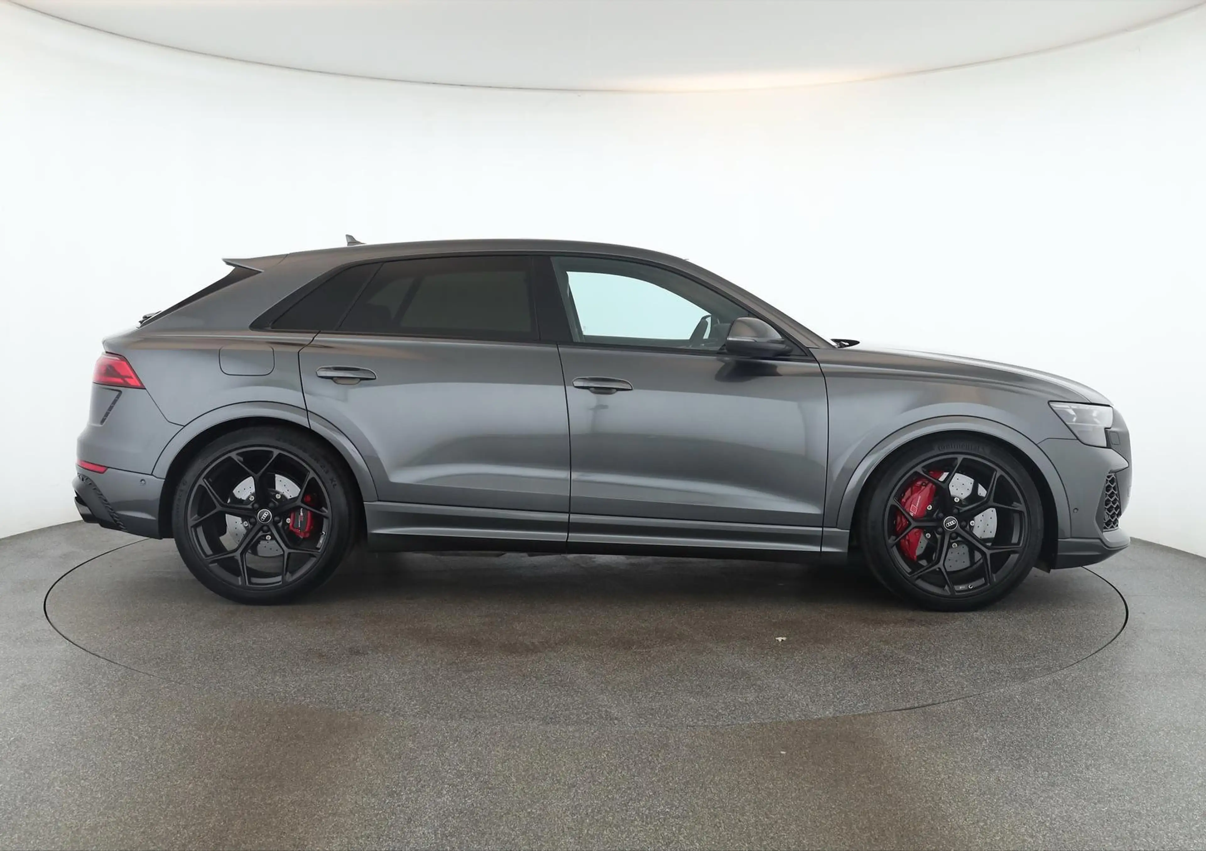 Audi RS Q8 SUV performance Laser Pano Vmax RSAbgas 23 — photo 4